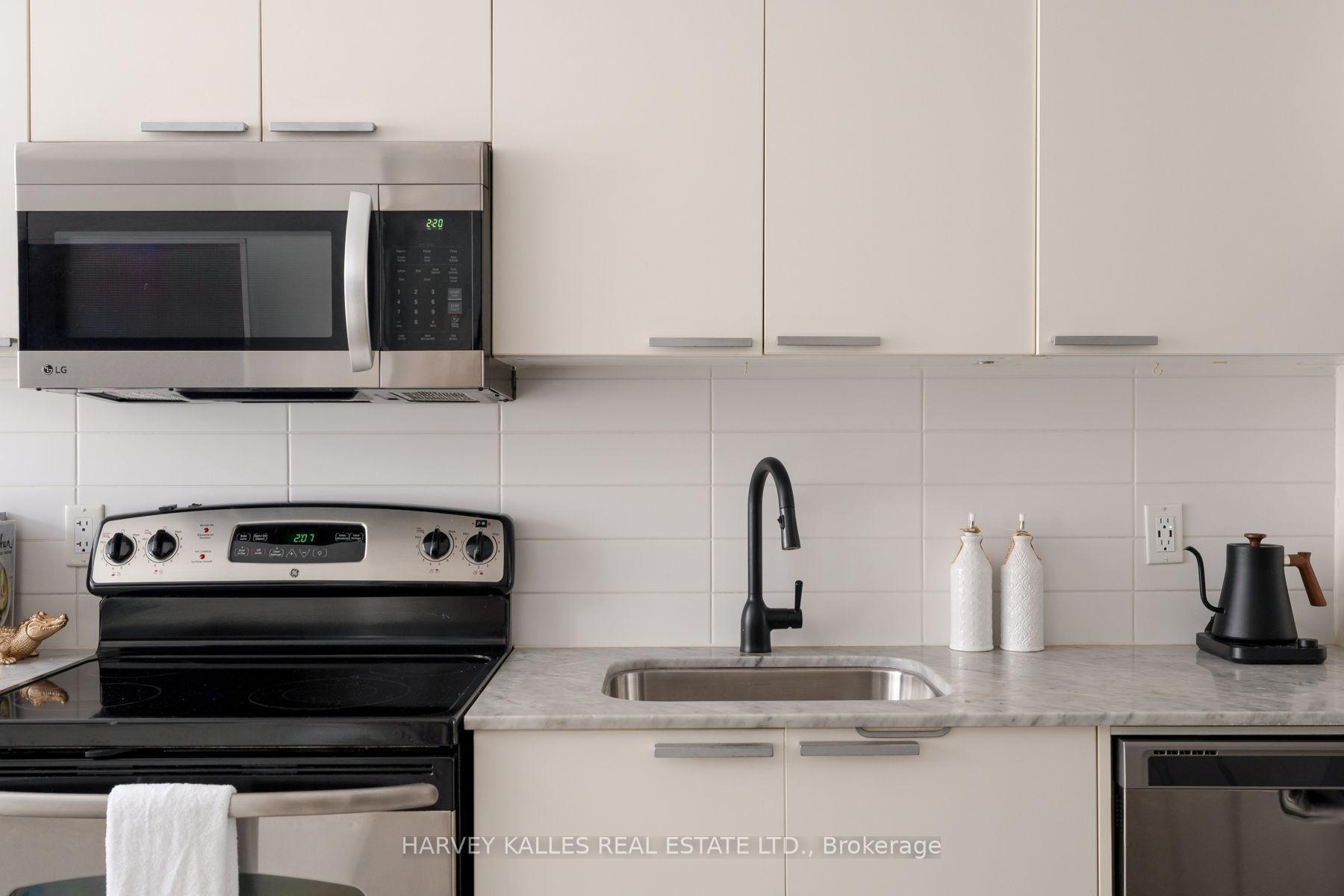 625 Queen Street E 410, Toronto Unit: 410