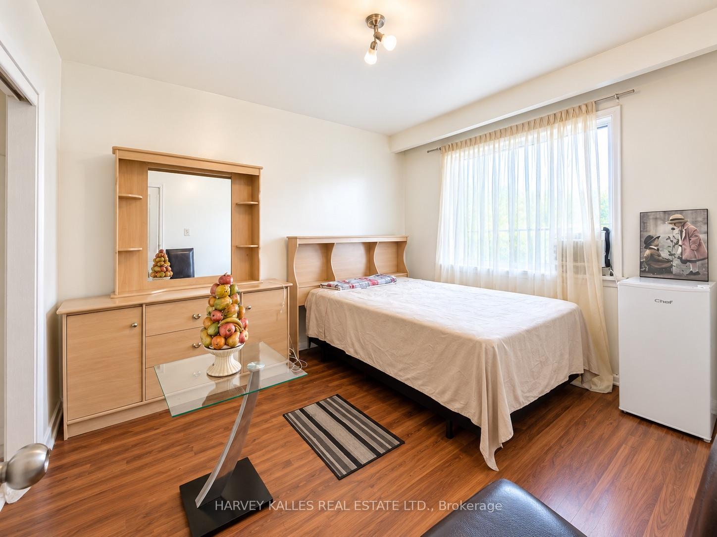 8 Medford Avenue Room # 4, Toronto Unit: Room # 4