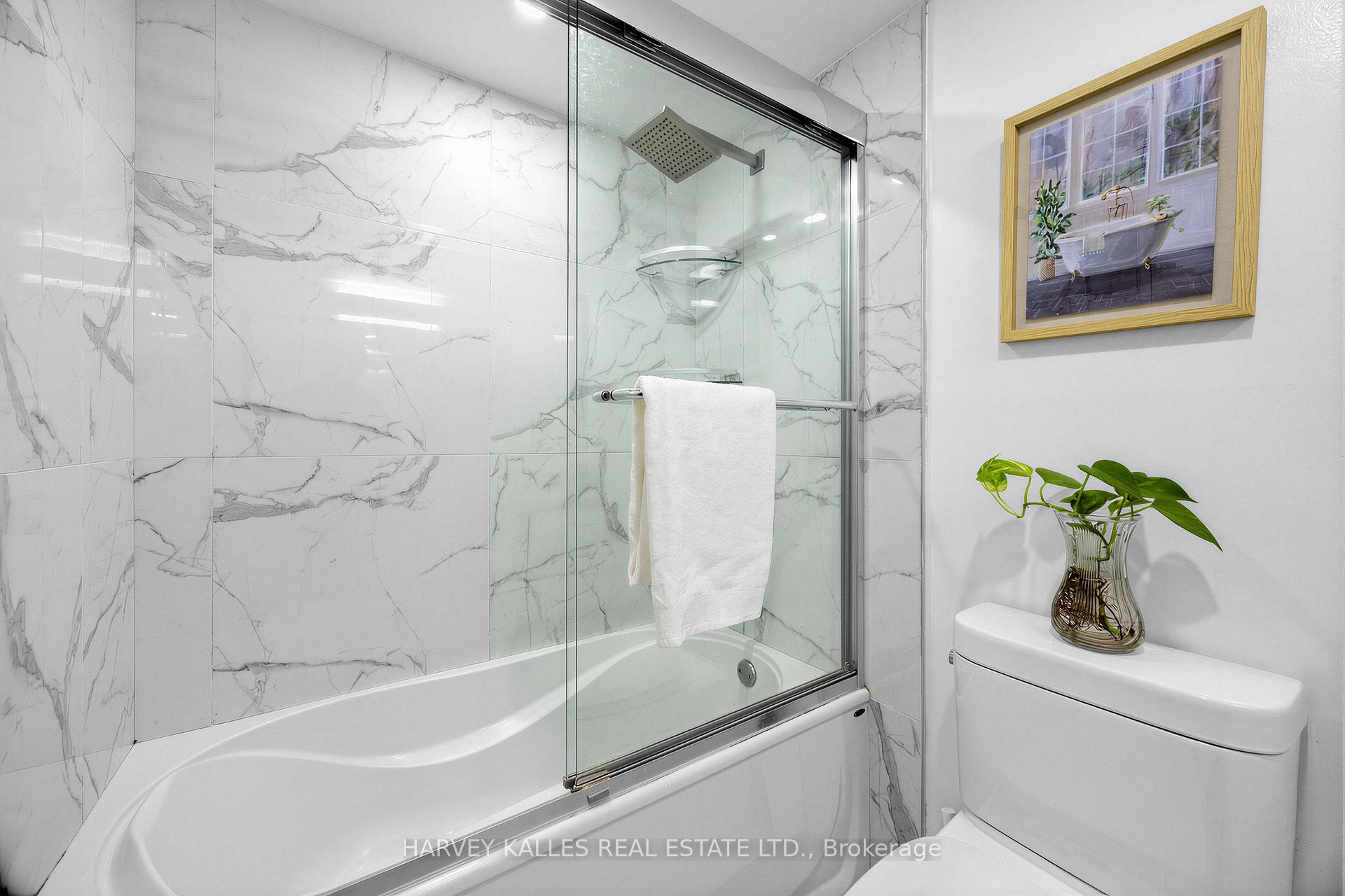 100 Echo Point 1801, Toronto Unit: 1801
