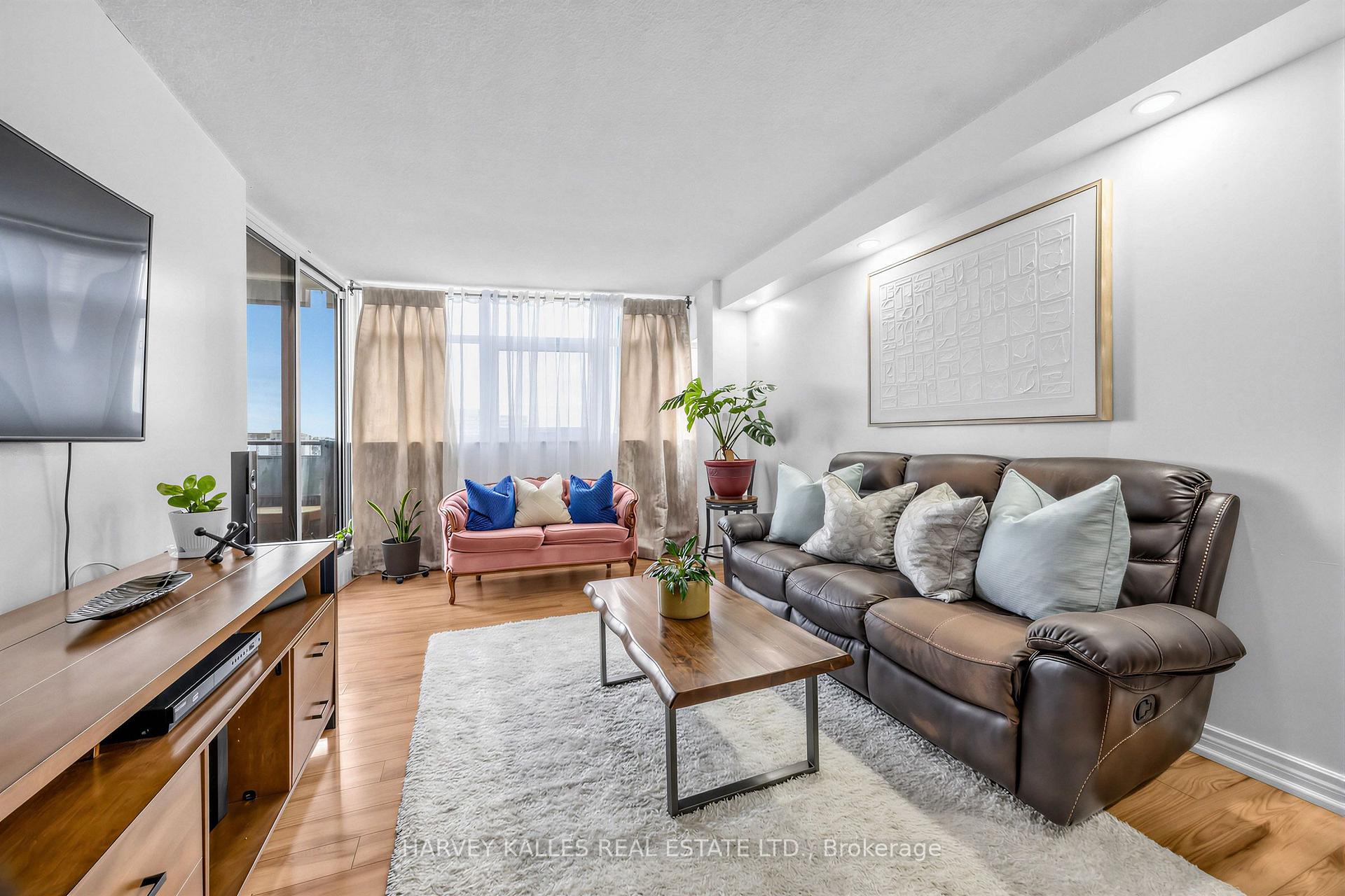 100 Echo Point 1801, Toronto Unit: 1801