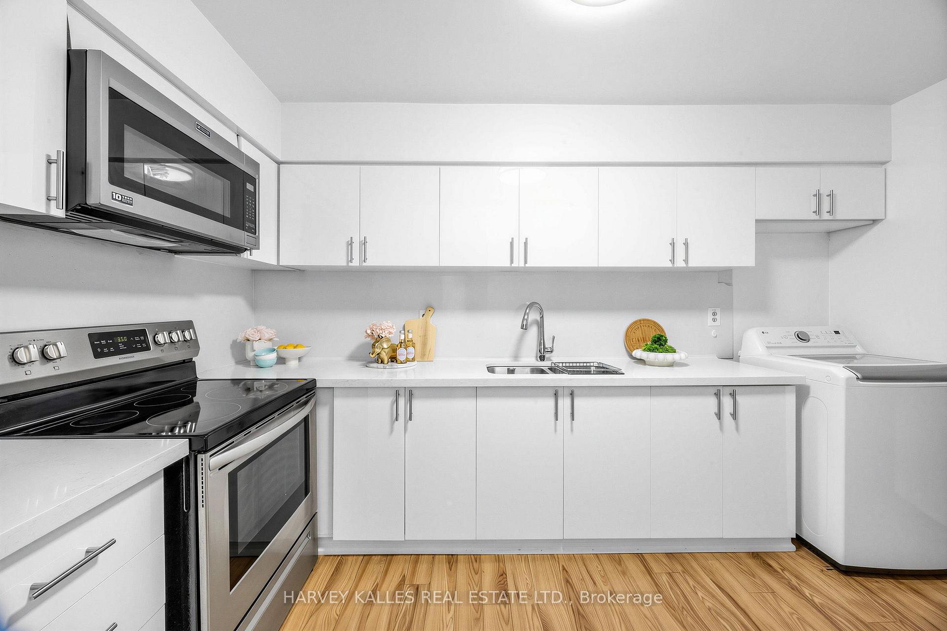 100 Echo Point 1801, Toronto Unit: 1801