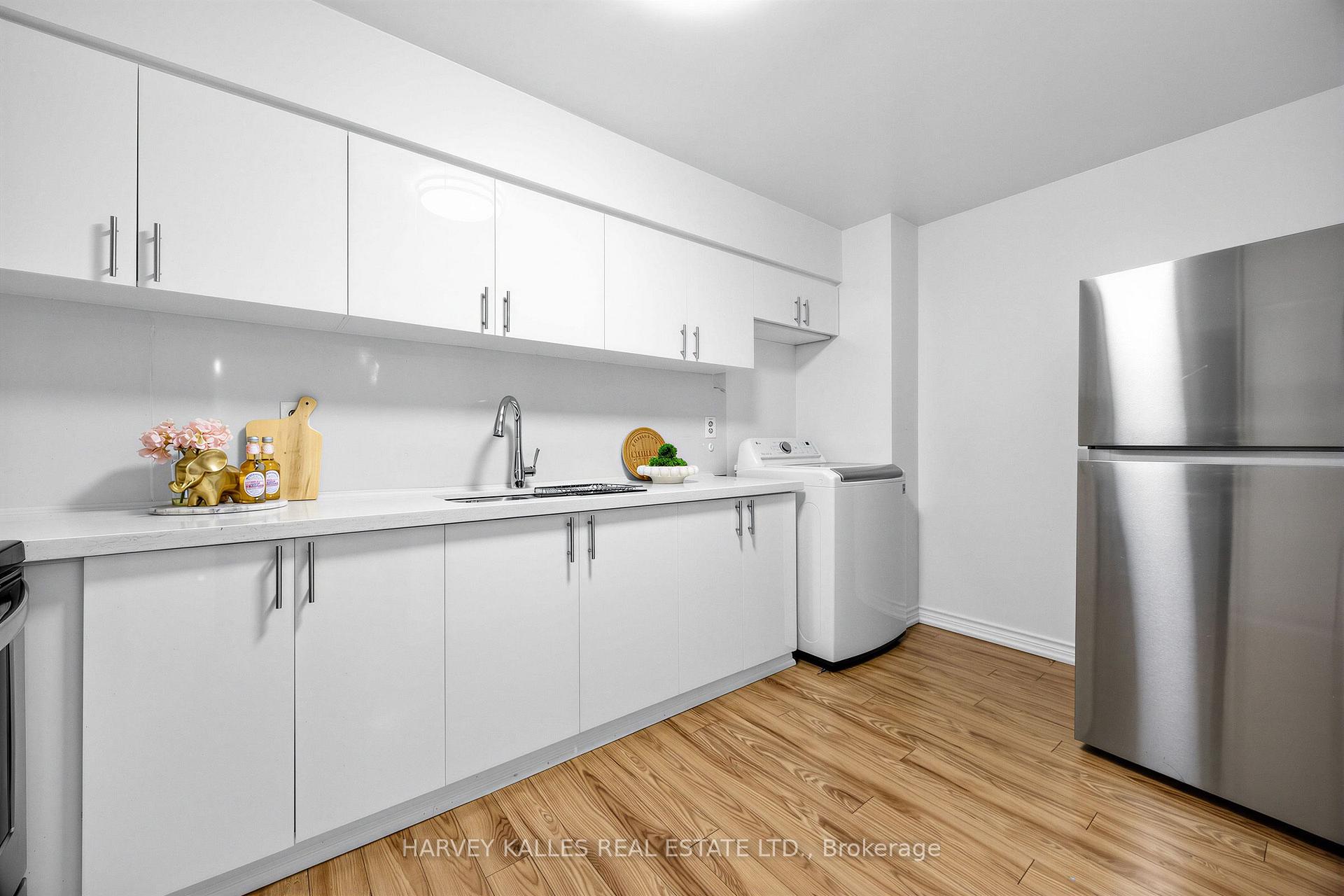 100 Echo Point 1801, Toronto Unit: 1801
