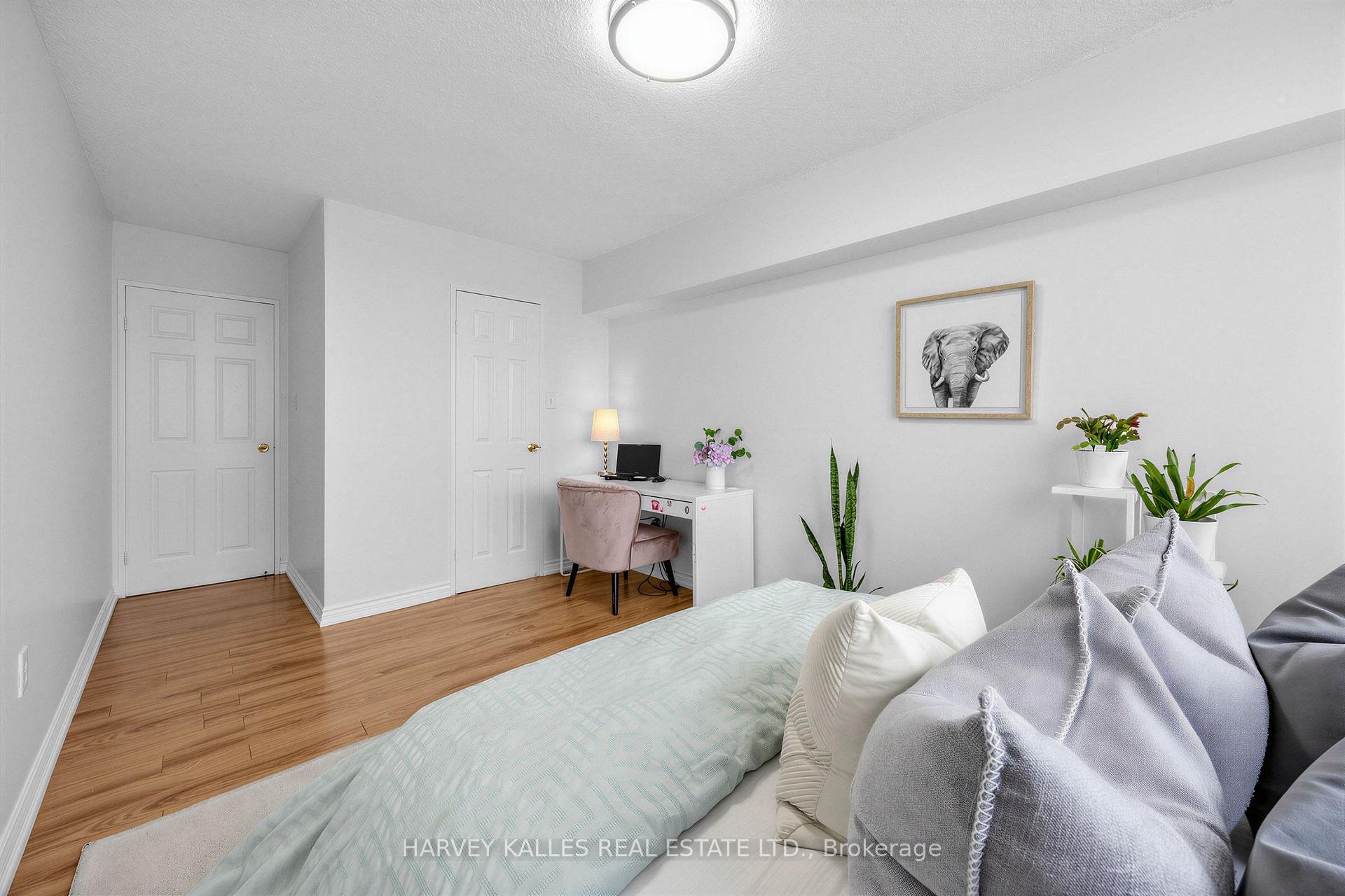 100 Echo Point 1801, Toronto Unit: 1801