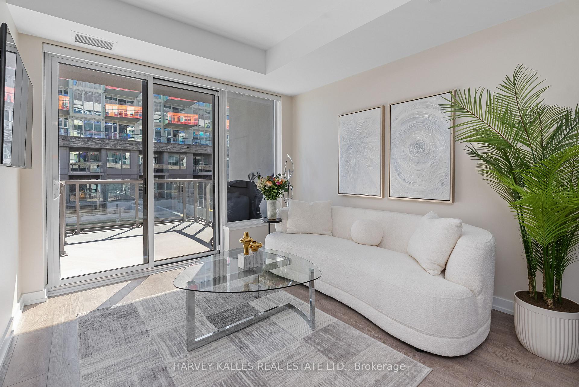 333 Sunseeker Avenue 243
