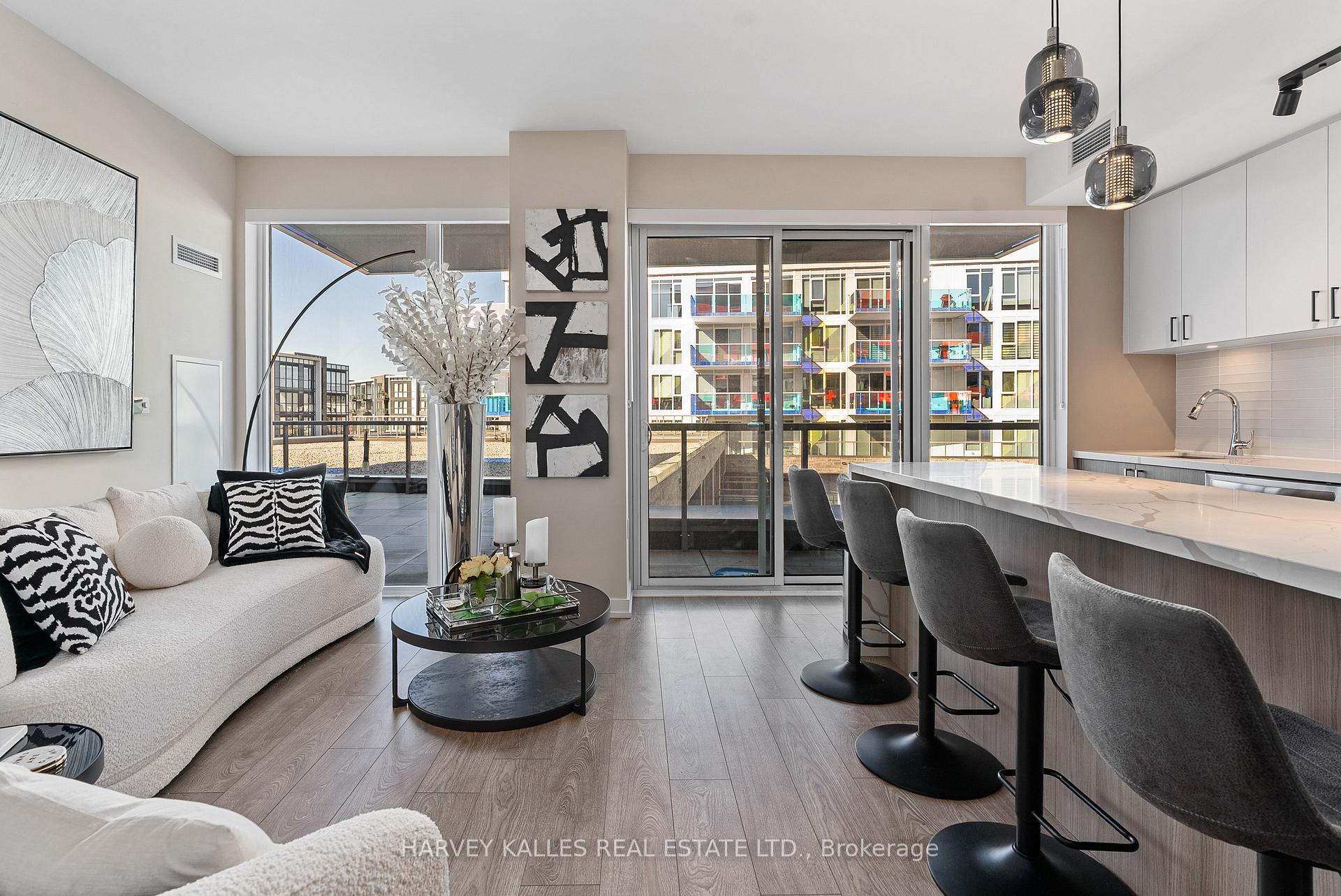 333 Sunseeker Avenue 303