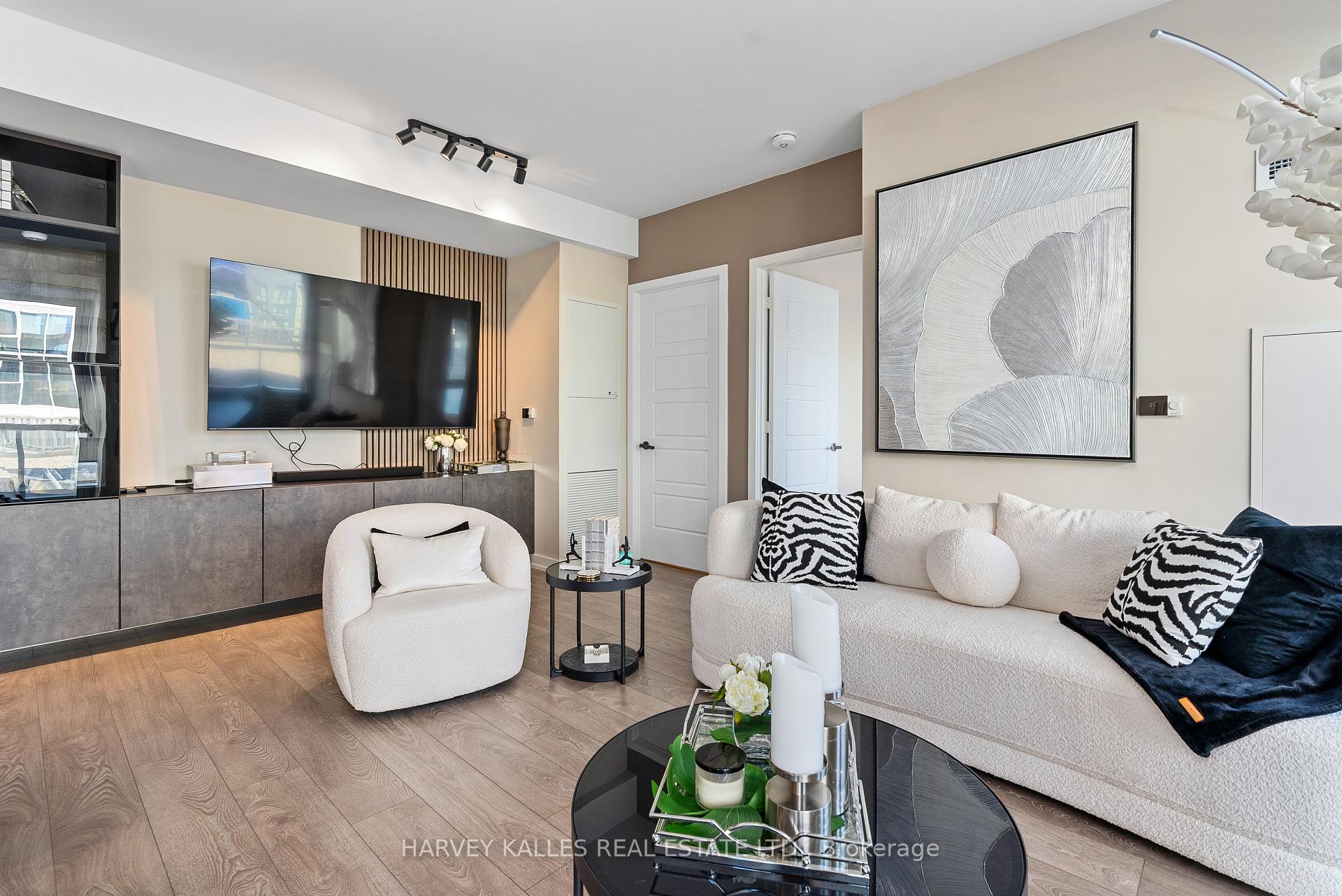 333 Sunseeker Avenue 303