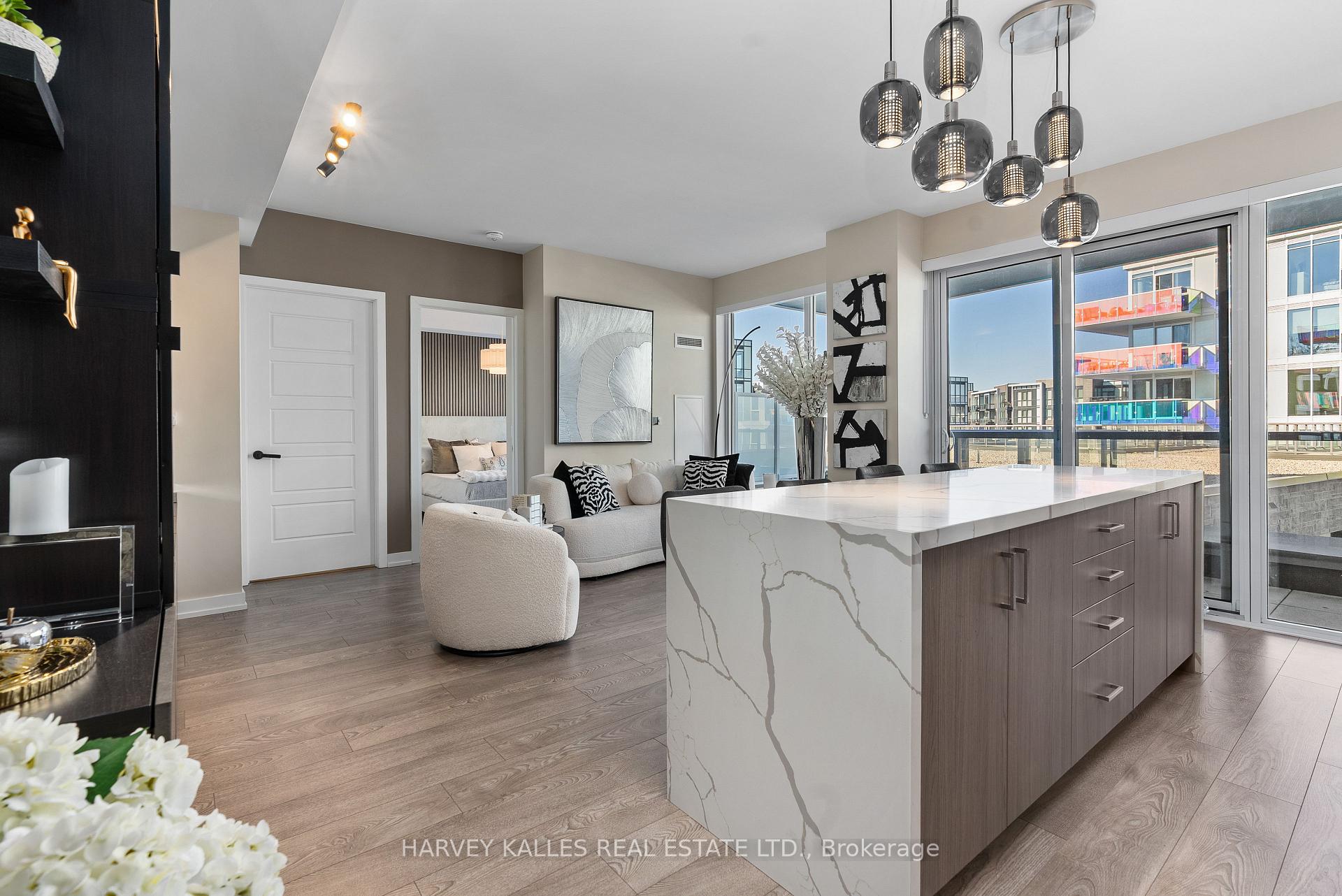 333 Sunseeker Avenue 303