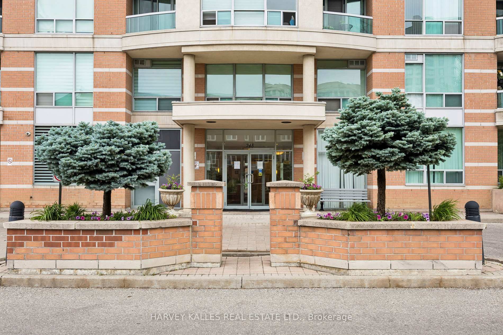 745 New Westminster Drive 302