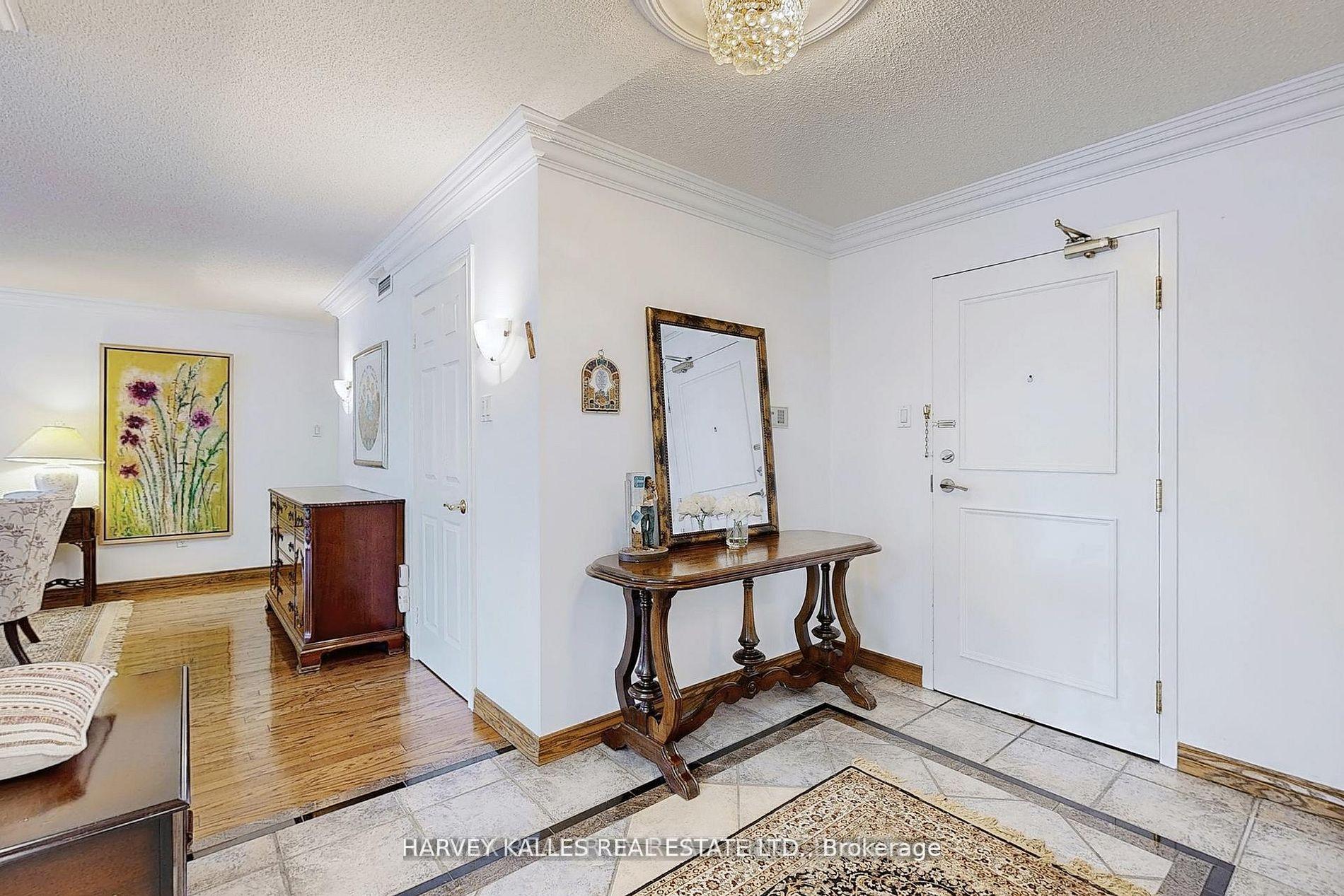 7300 Yonge Street 311
