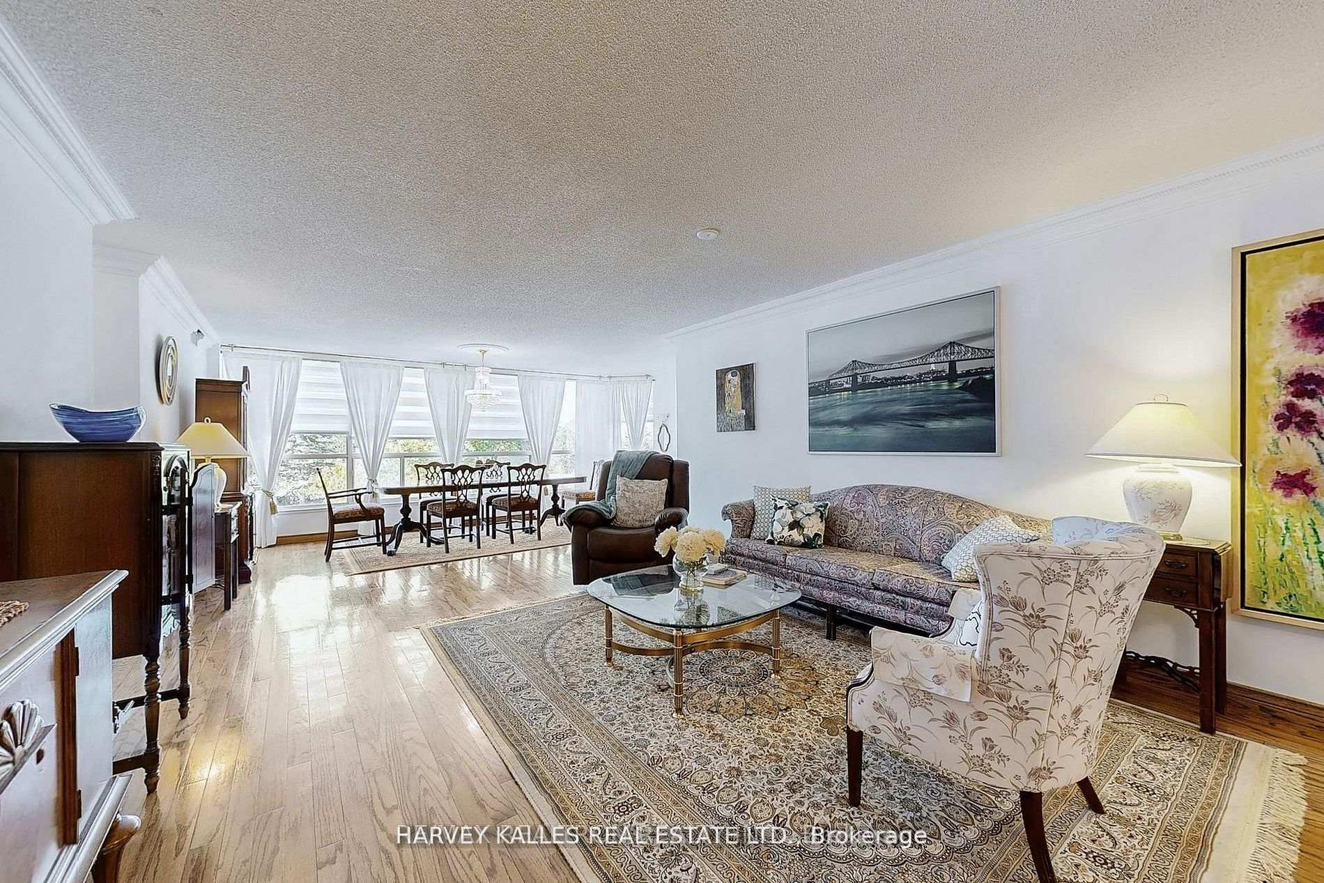 7300 Yonge Street 311