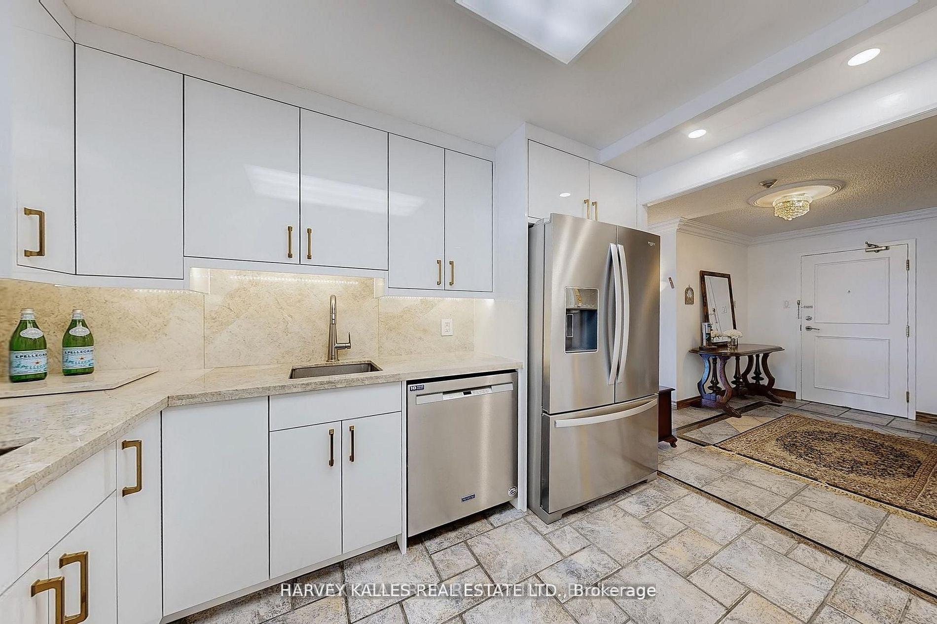 7300 Yonge Street 311