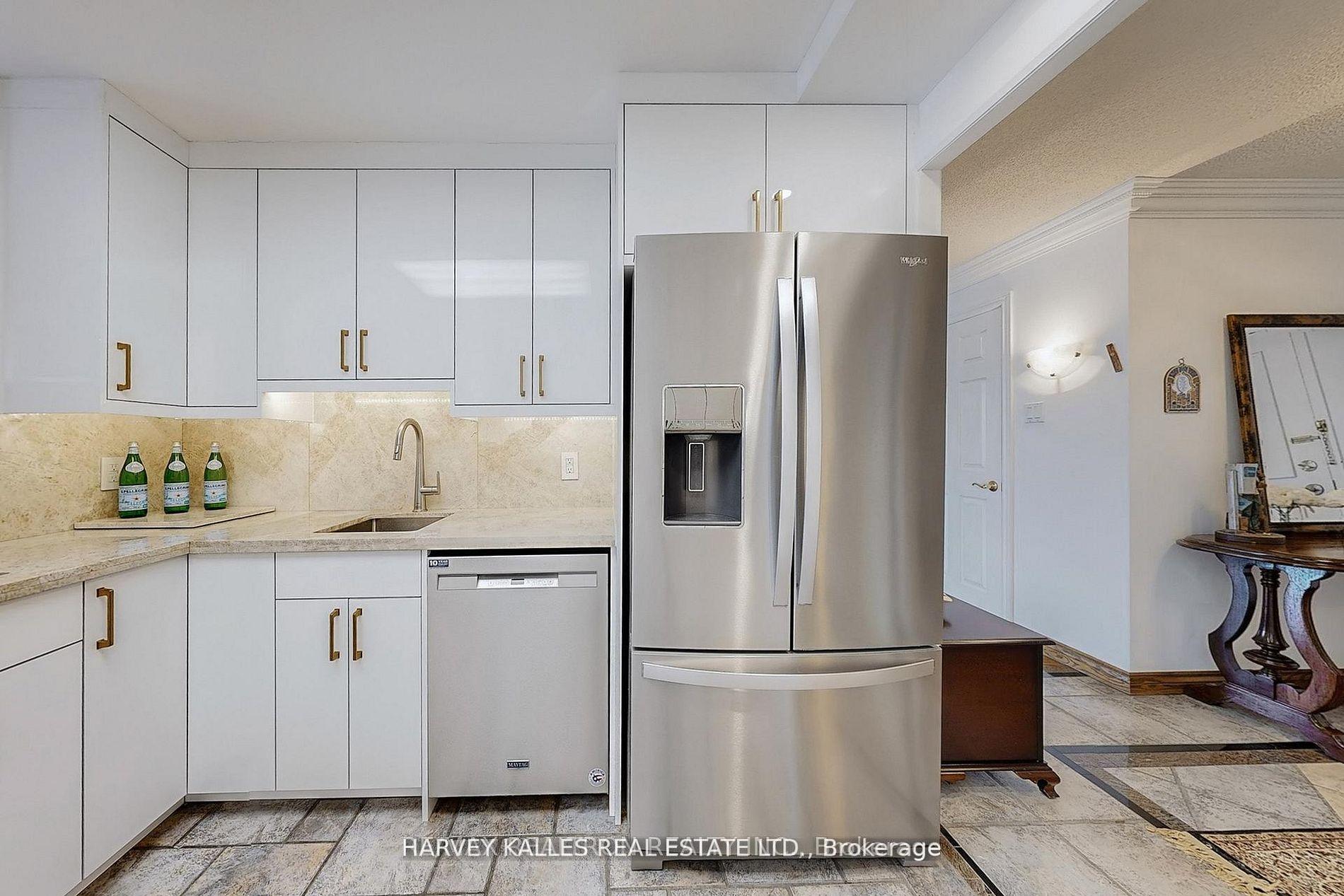 7300 Yonge Street 311