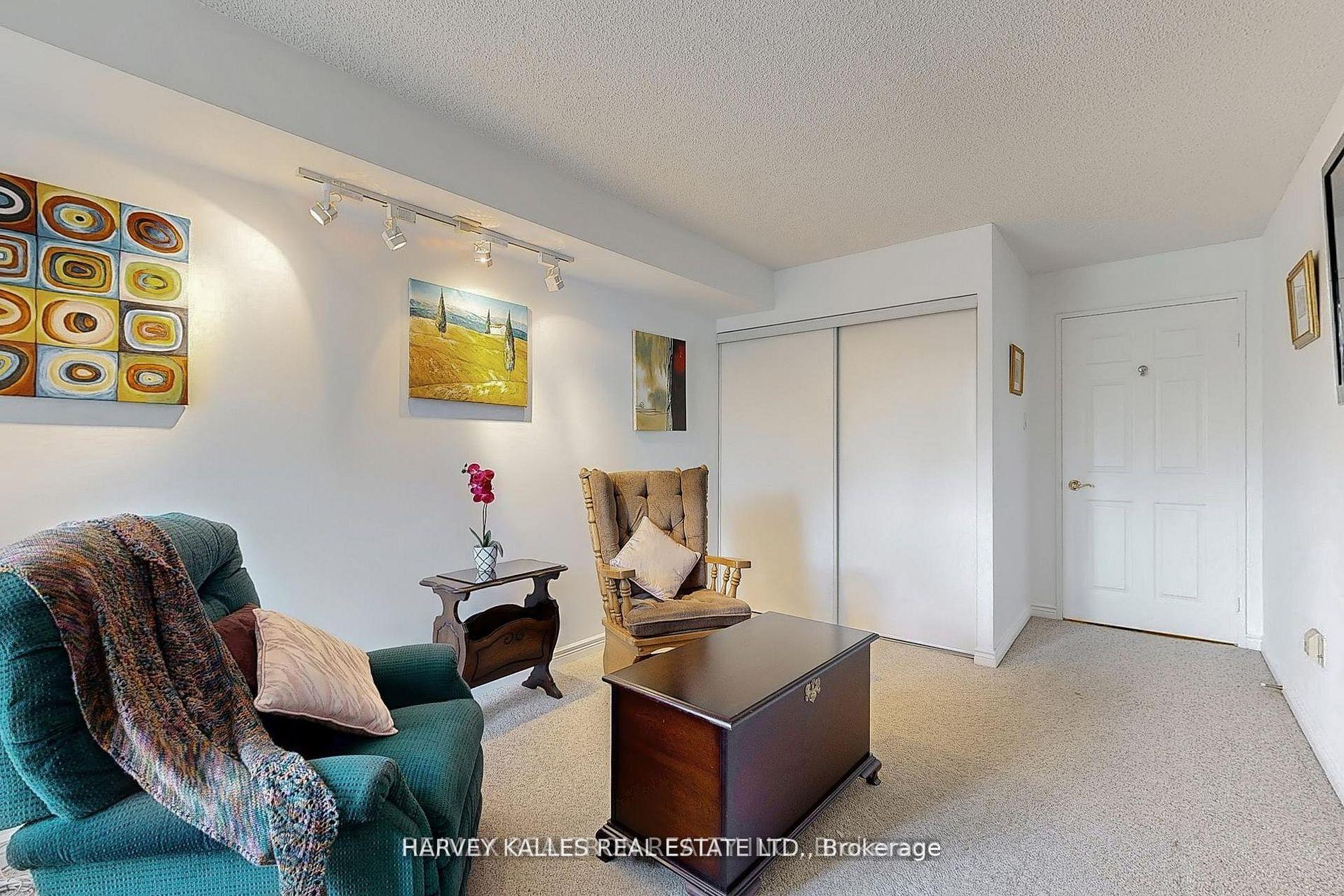 7300 Yonge Street 311