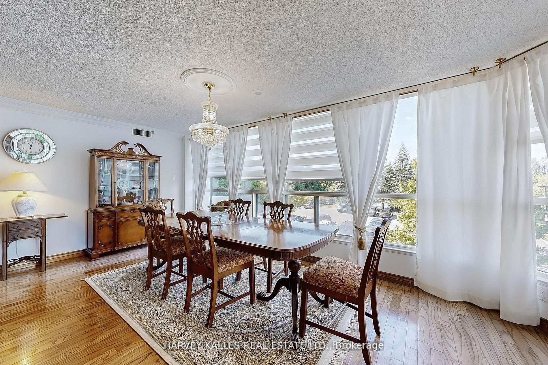 7300 Yonge Street 311