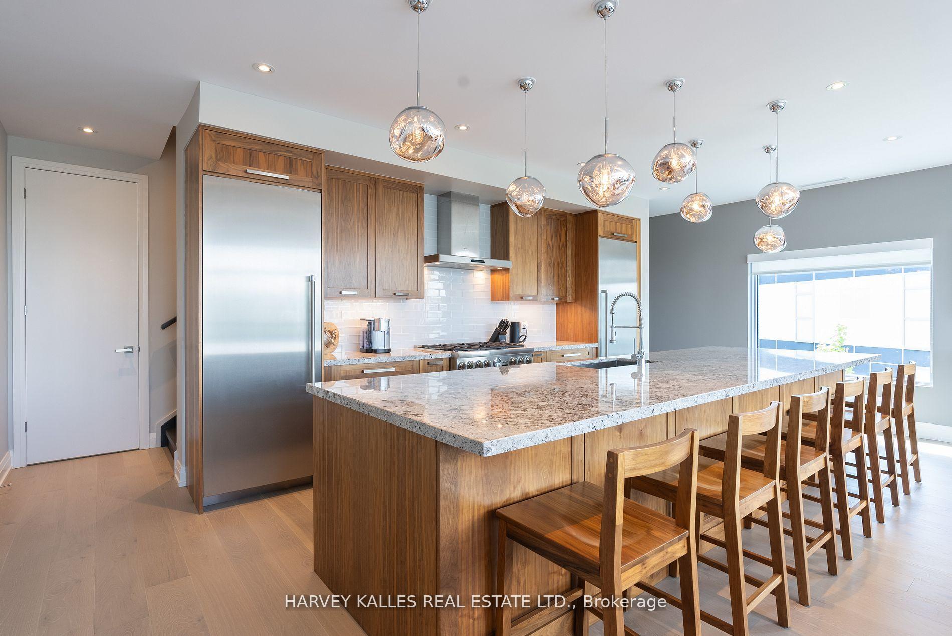 3730 Mangusta Court