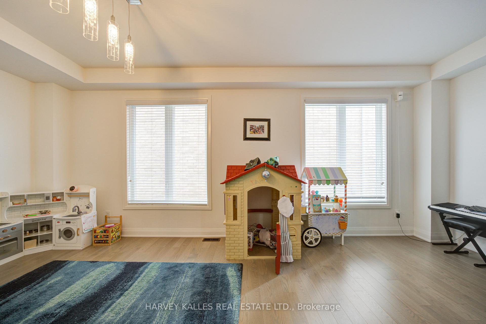 33 Concert Hill Way