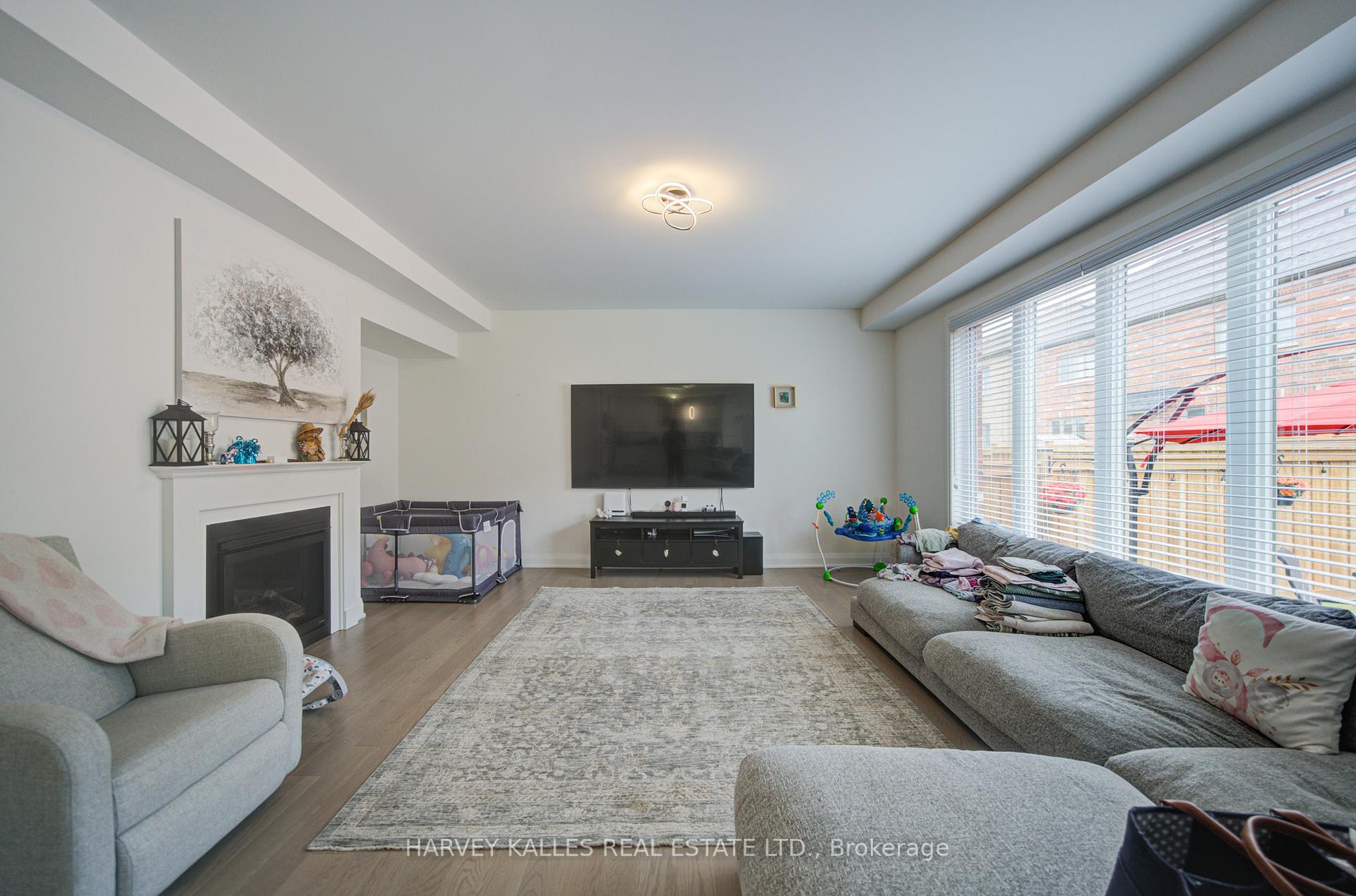 33 Concert Hill Way