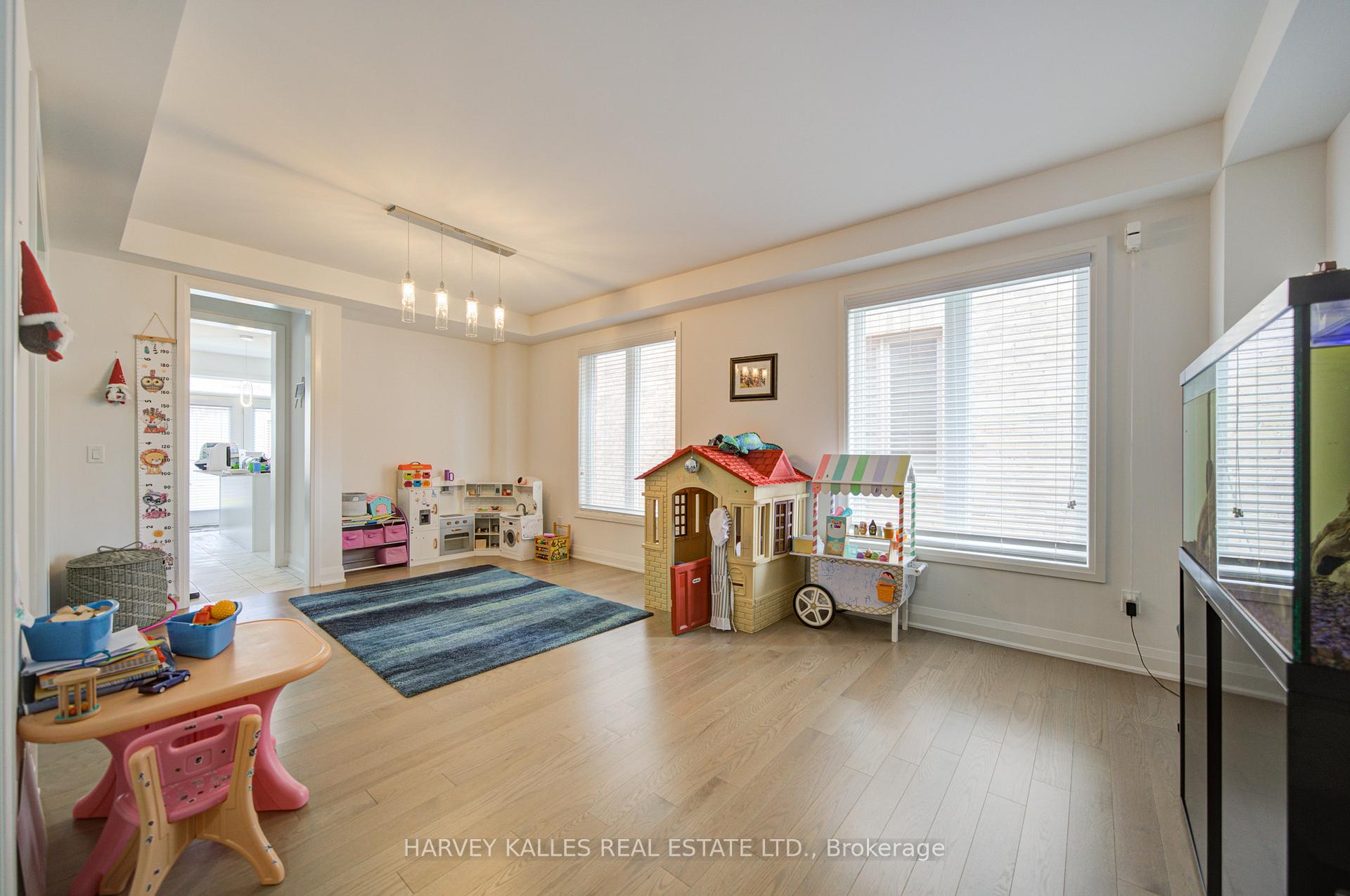 33 Concert Hill Way