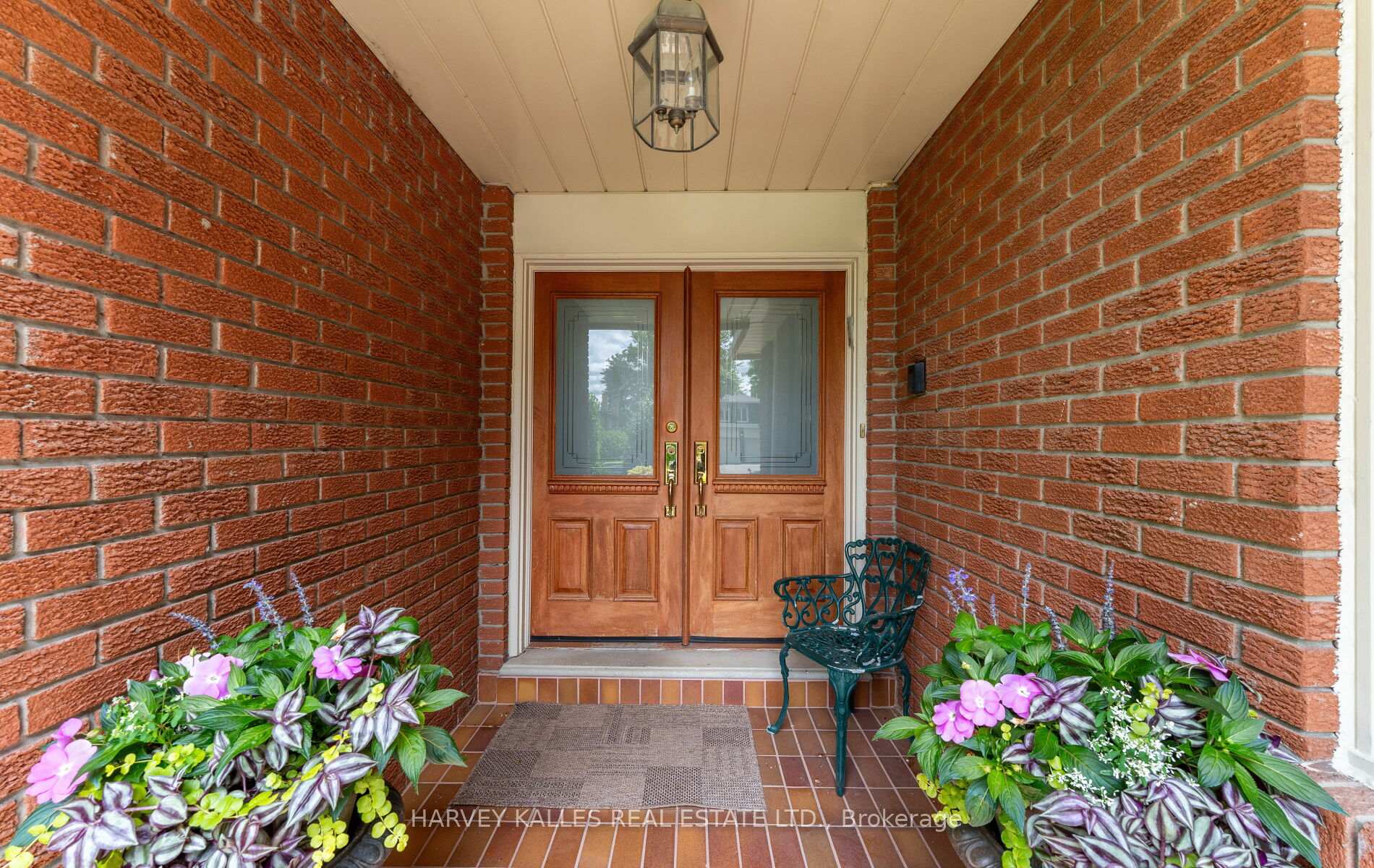 8 Granada Court