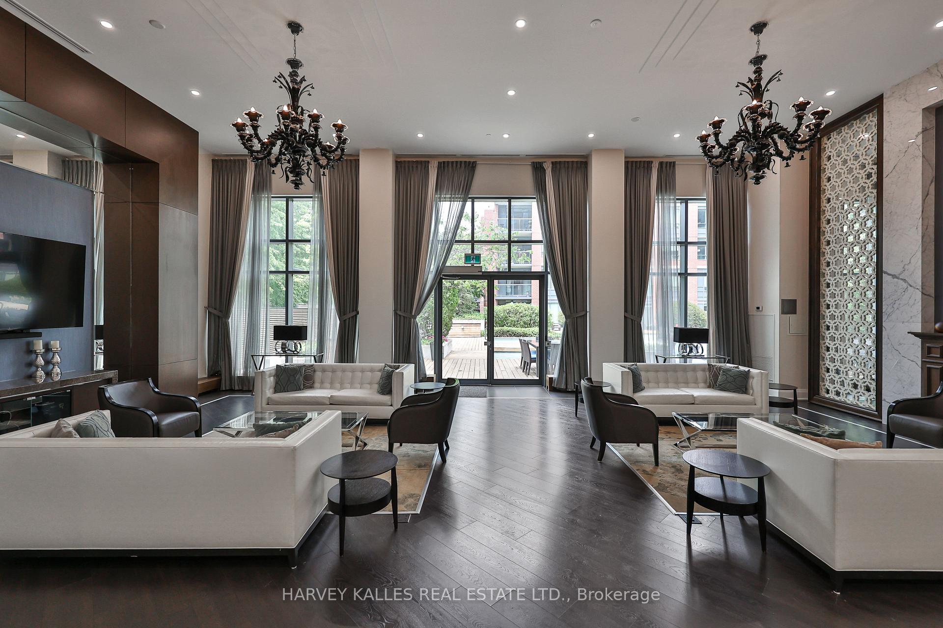 7608 Yonge Street 622