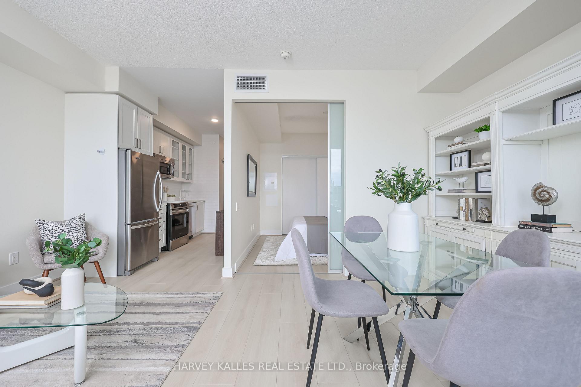 7608 Yonge Street 622