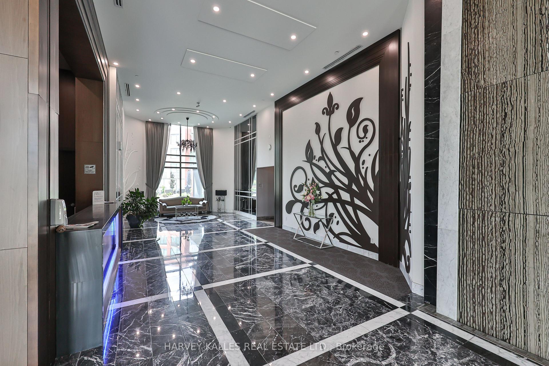 7608 Yonge Street 622