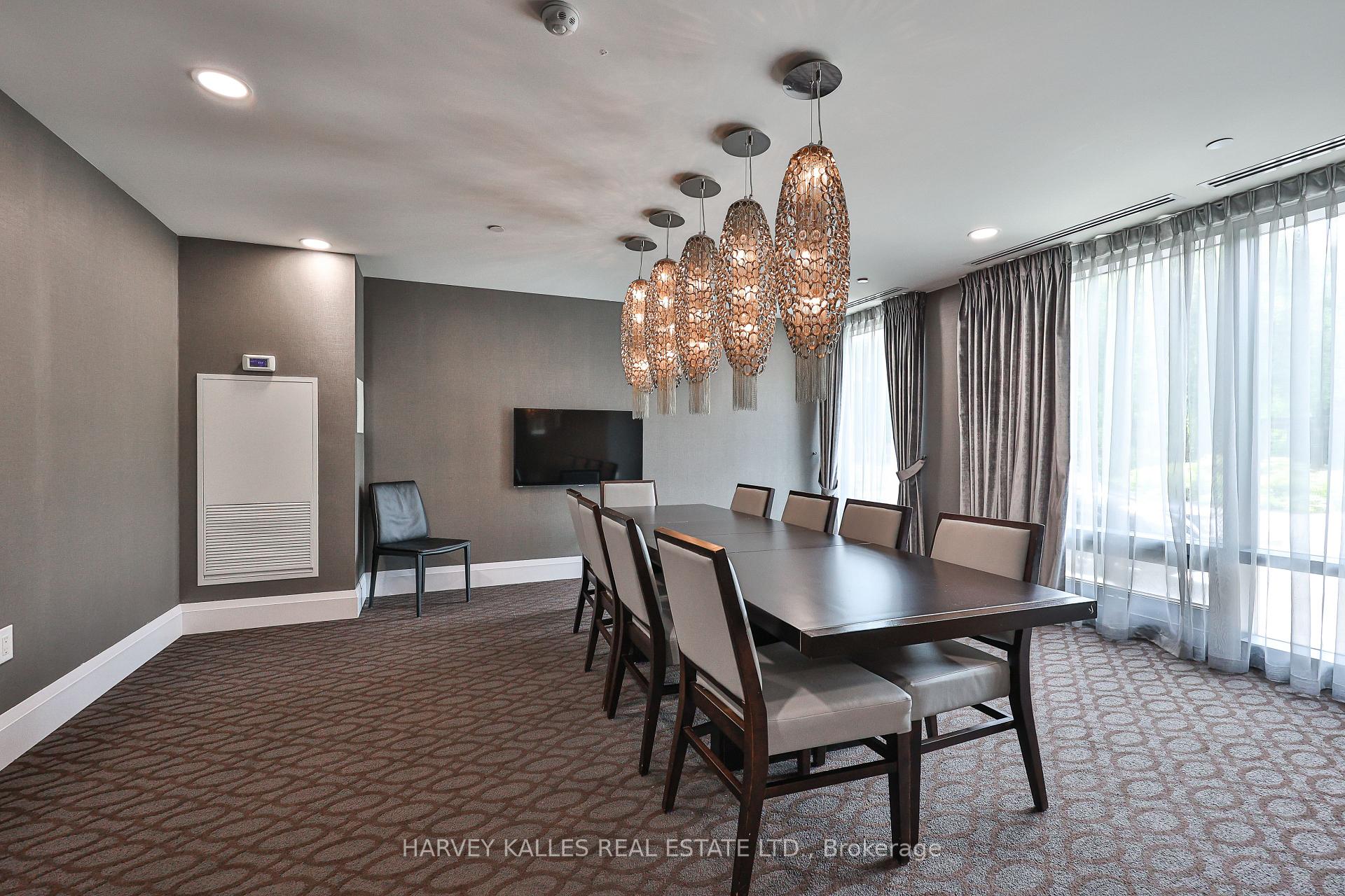 7608 Yonge Street 622