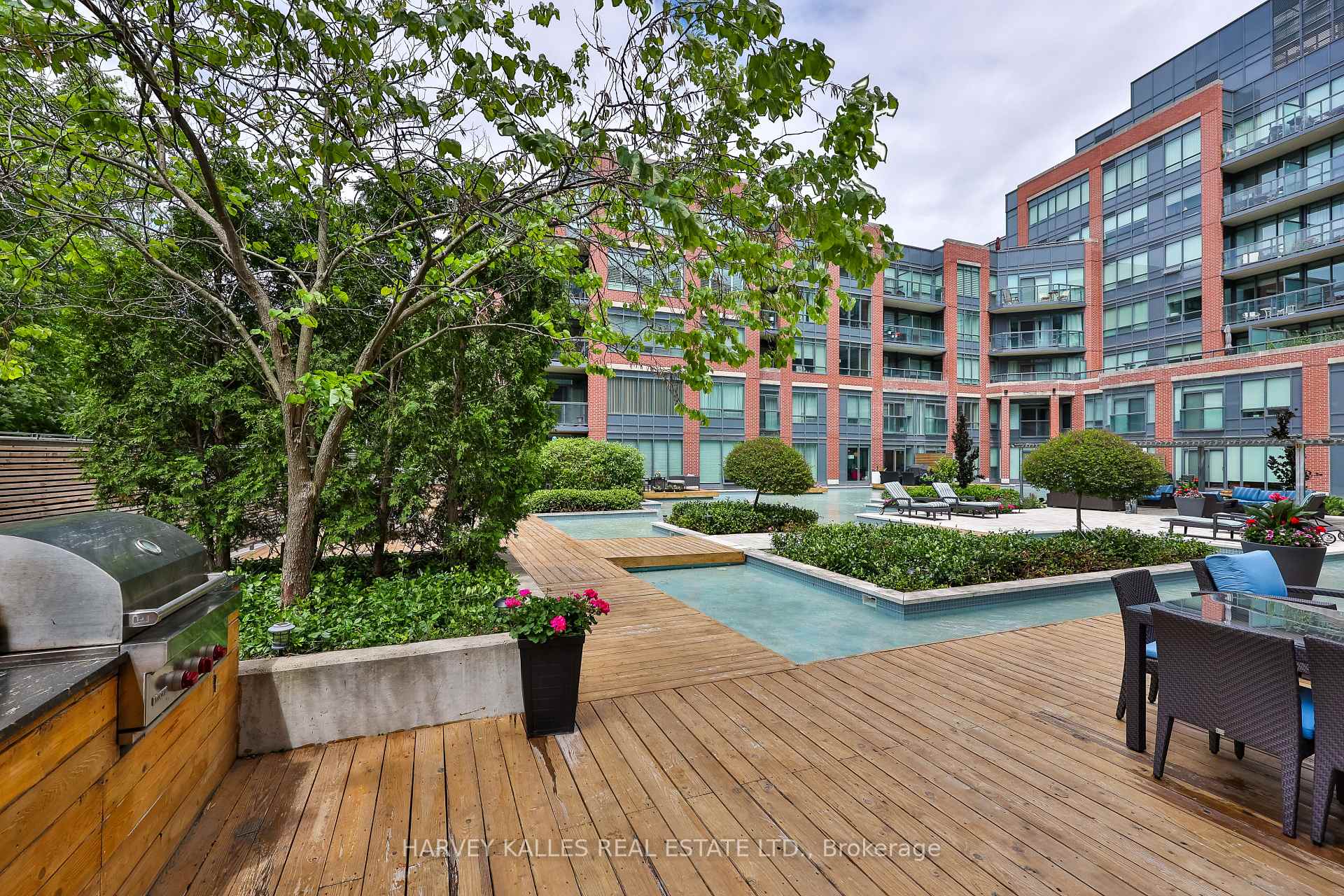 7608 Yonge Street 622