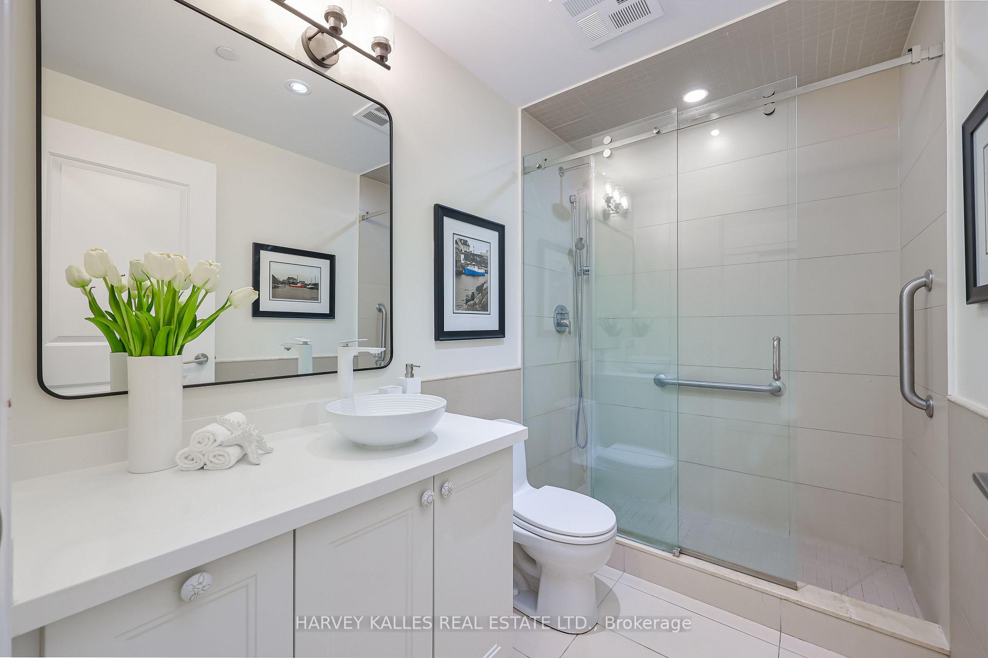 7608 Yonge Street 622