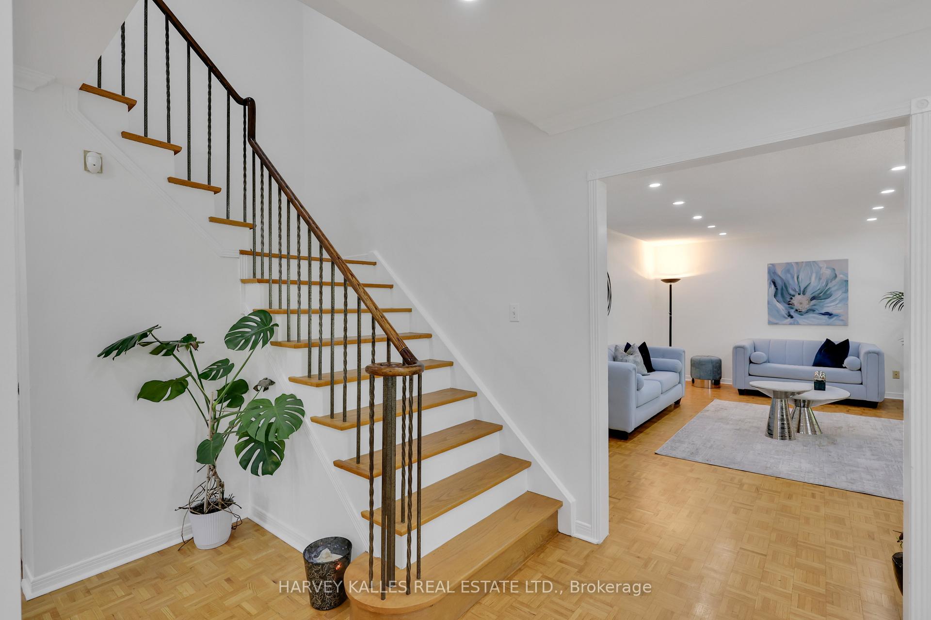 62 Aberfeldy Crescent