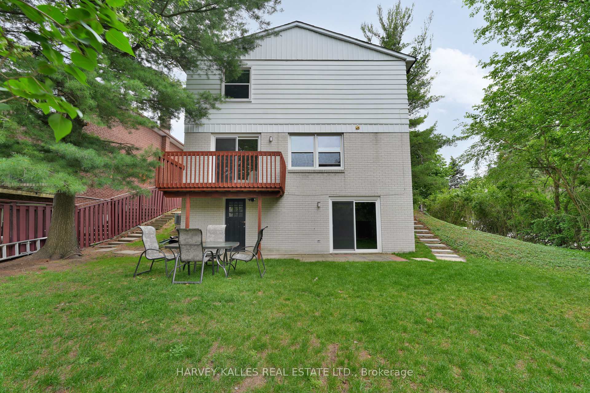 62 Aberfeldy Crescent