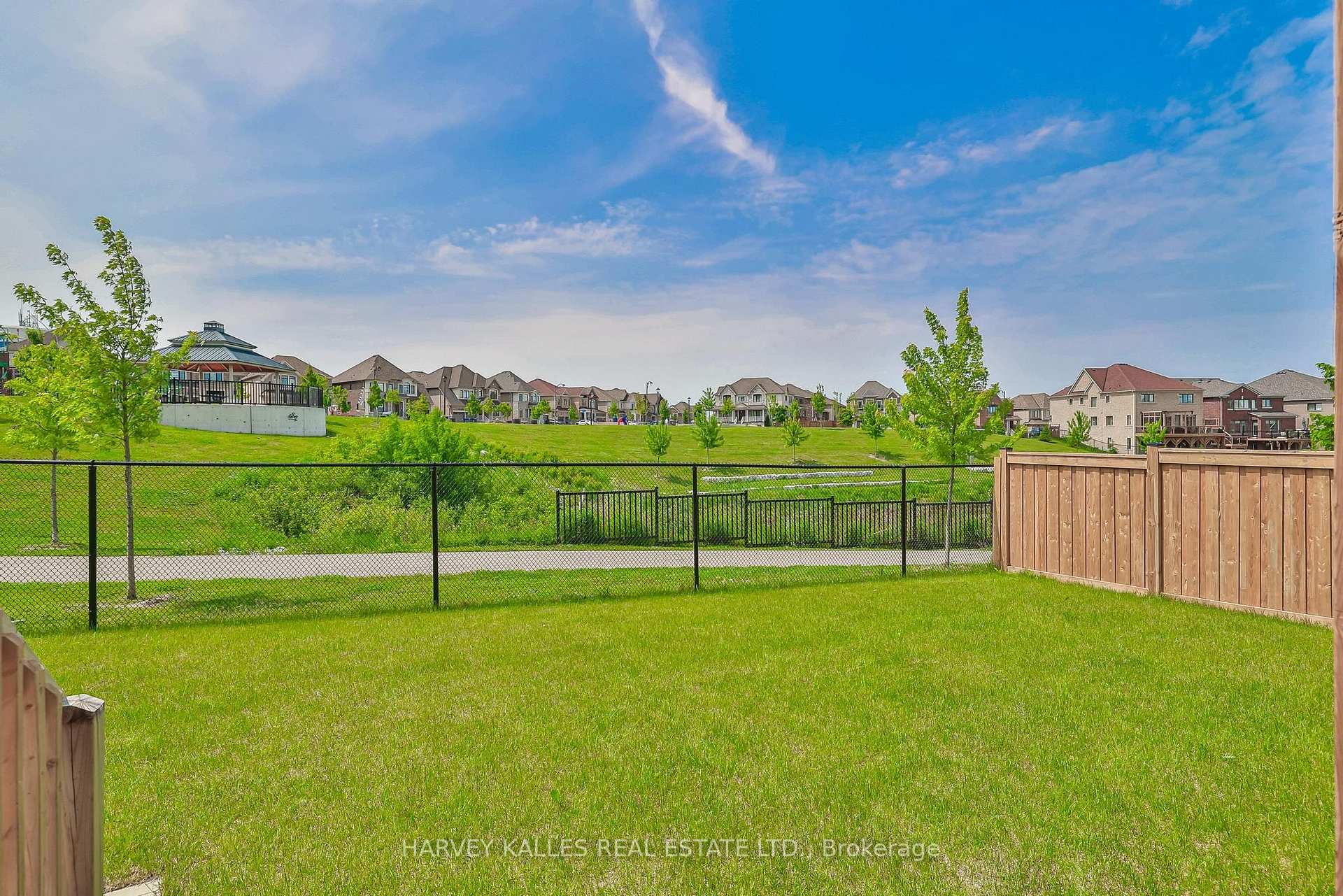 4 Meadow Vista Crescent