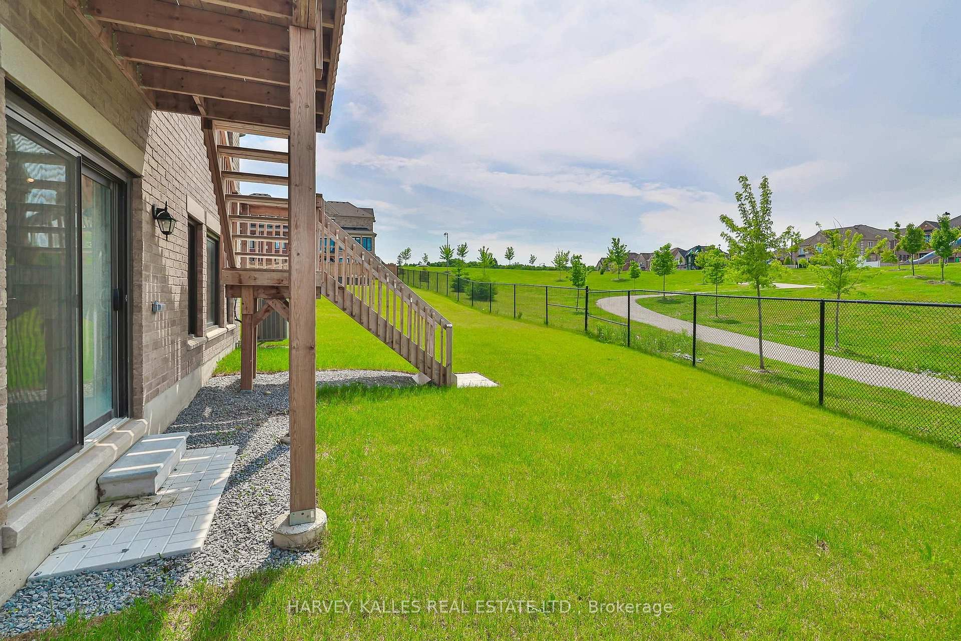 4 Meadow Vista Crescent