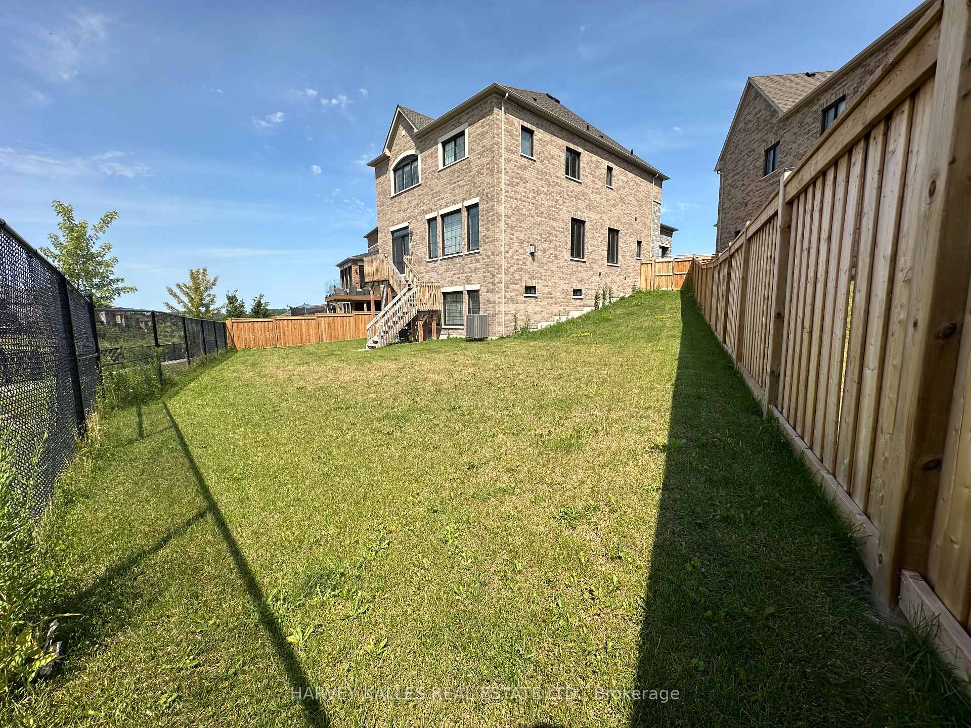4 Meadow Vista Crescent