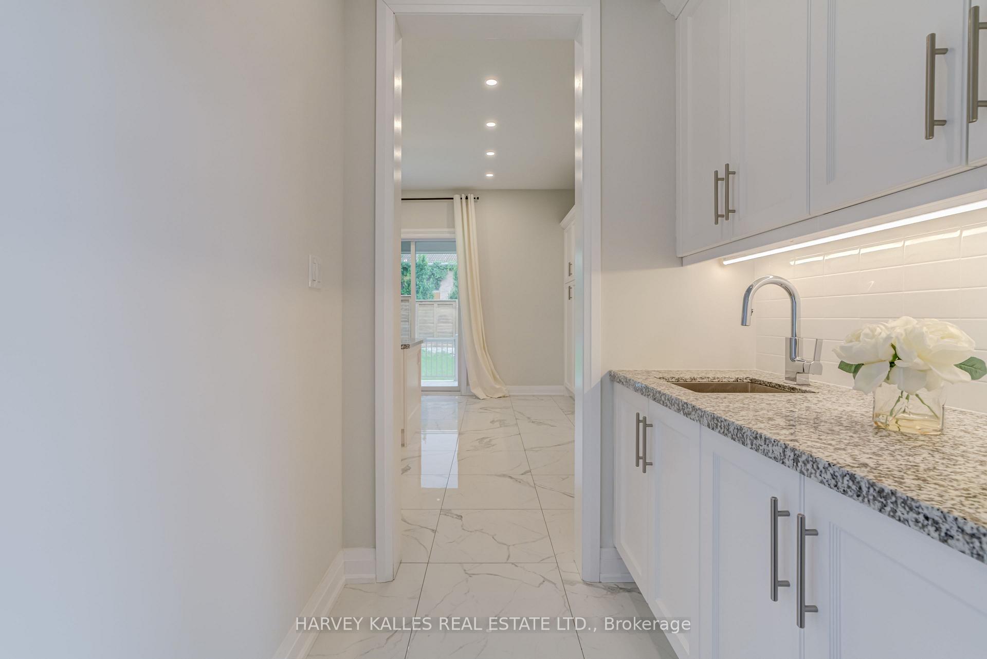 6 Dennis Reed Court