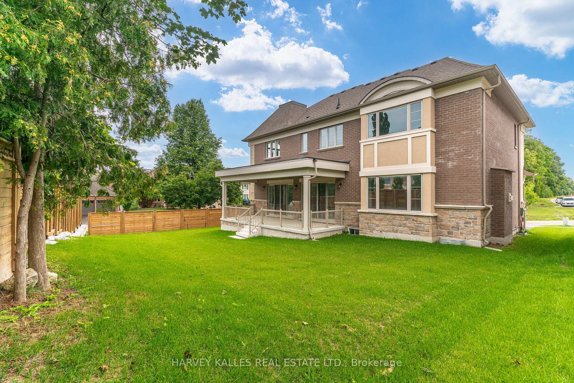 6 Dennis Reed Court