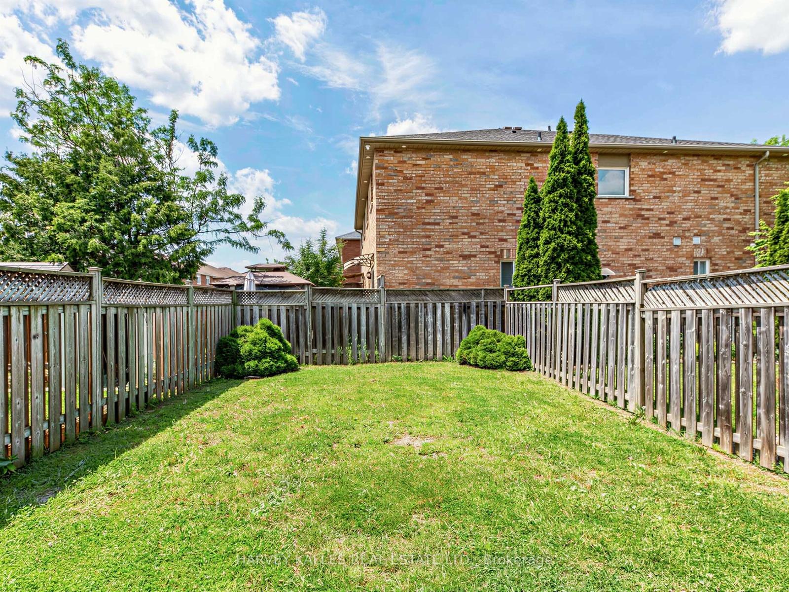 40 Blackthorn Drive