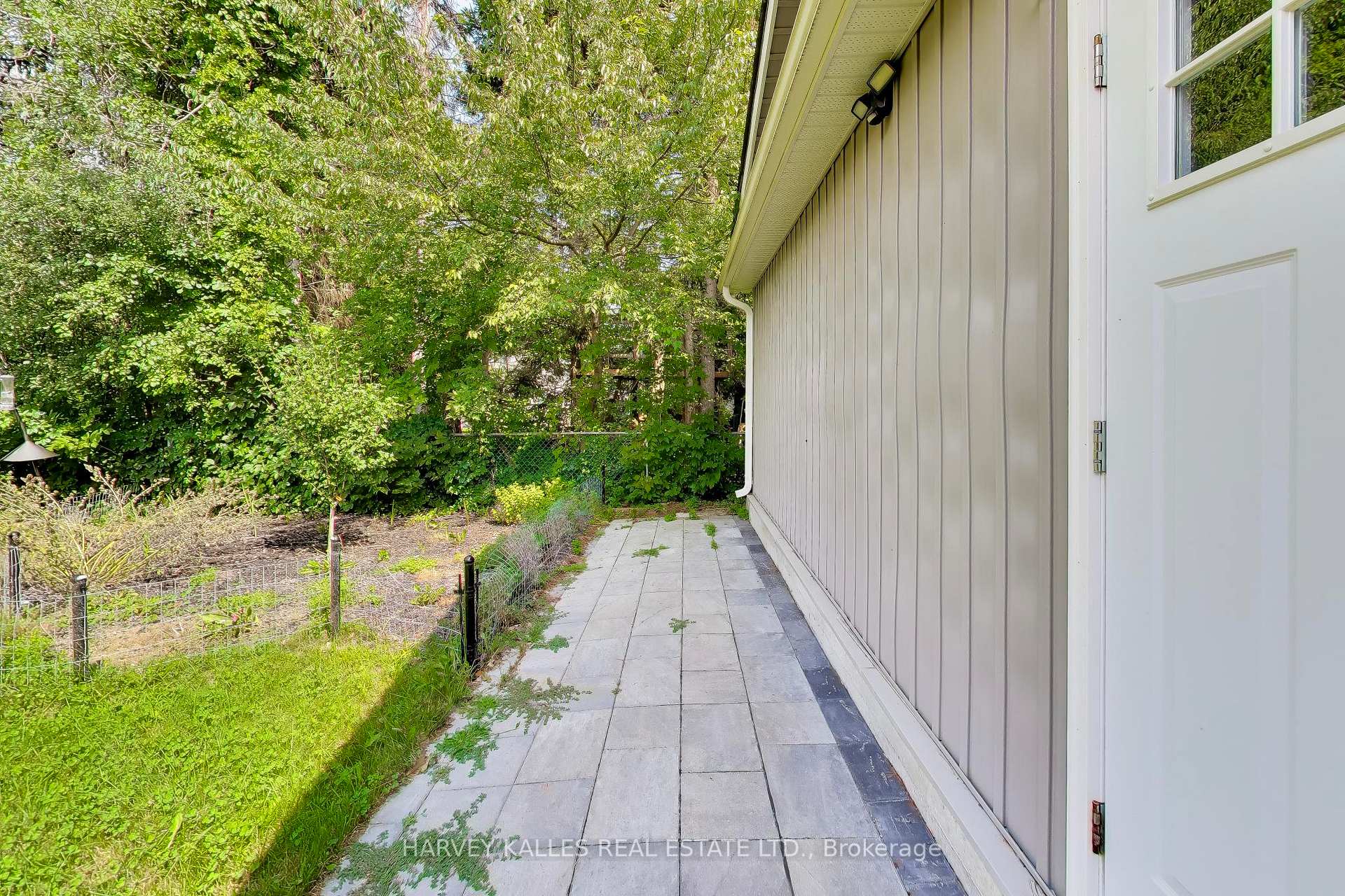 148 Sand Road