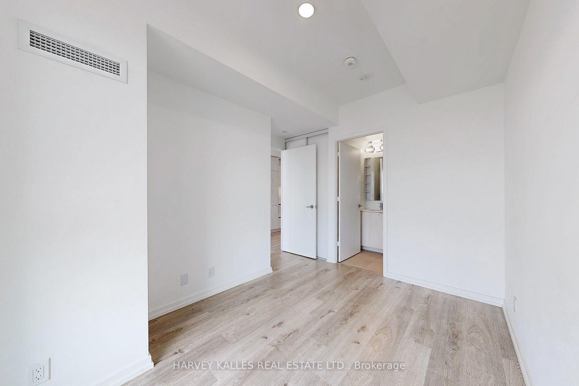 7890 Jane Street 2807