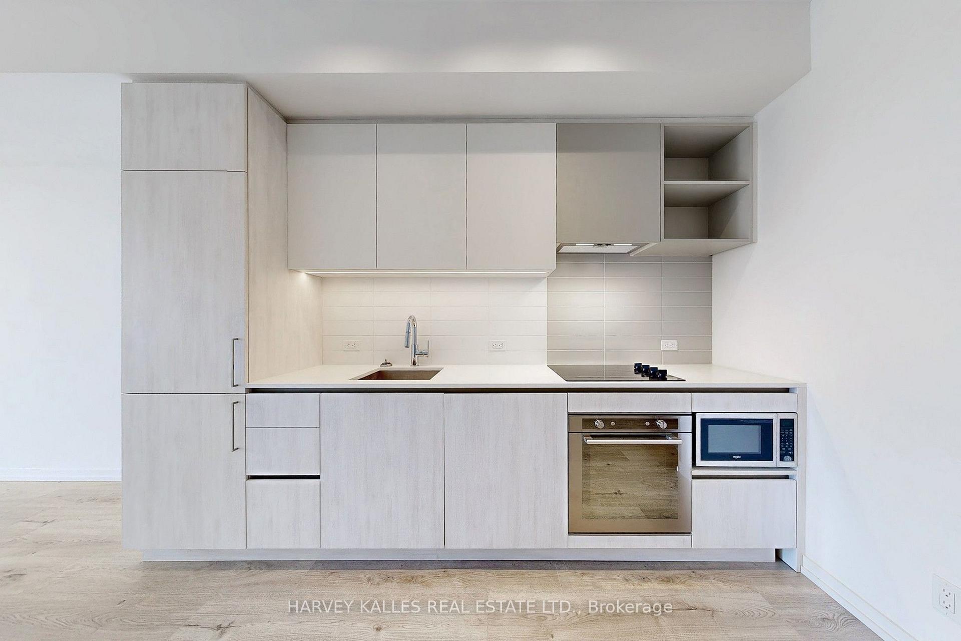 7890 Jane Street 2807