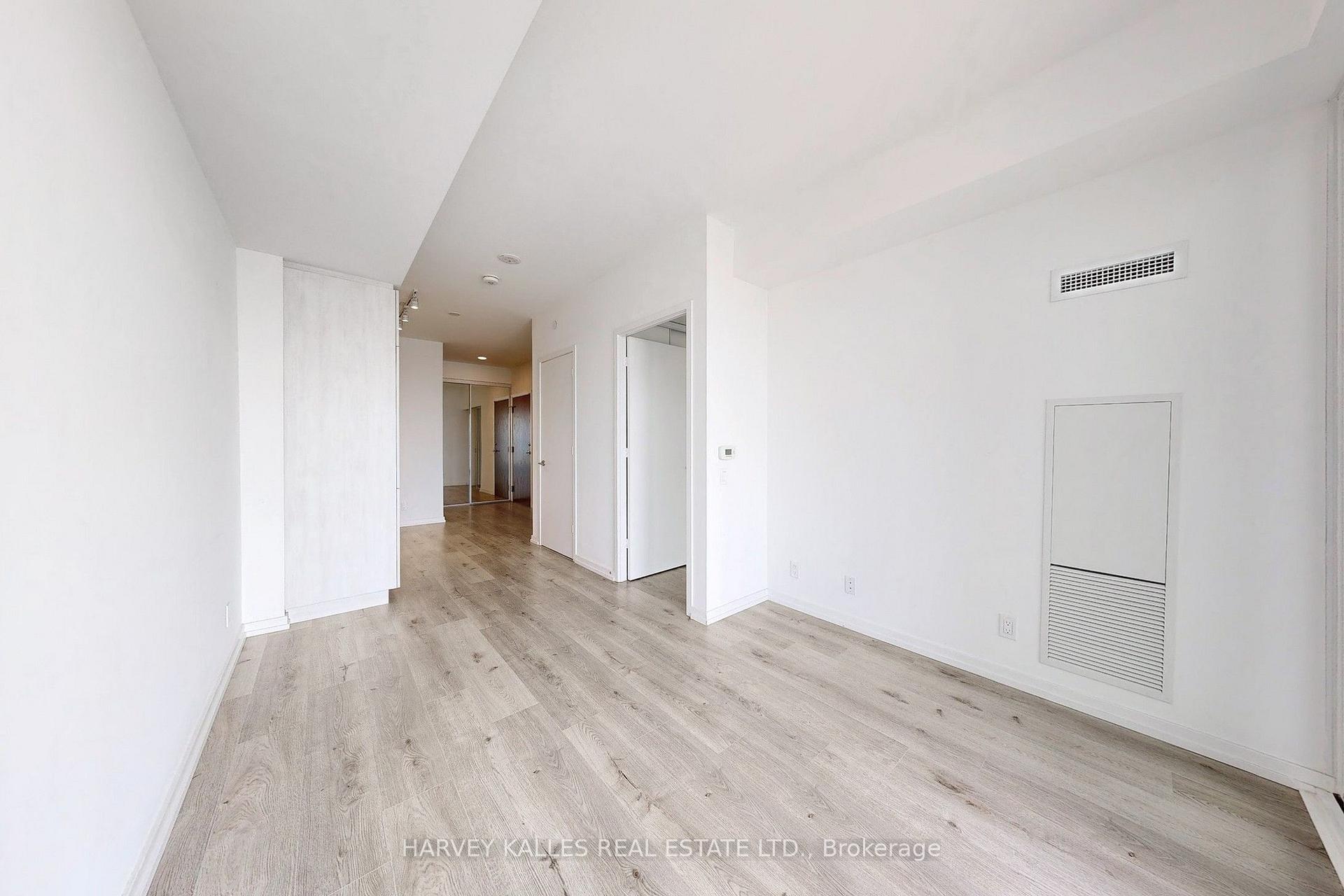 7890 Jane Street 2807