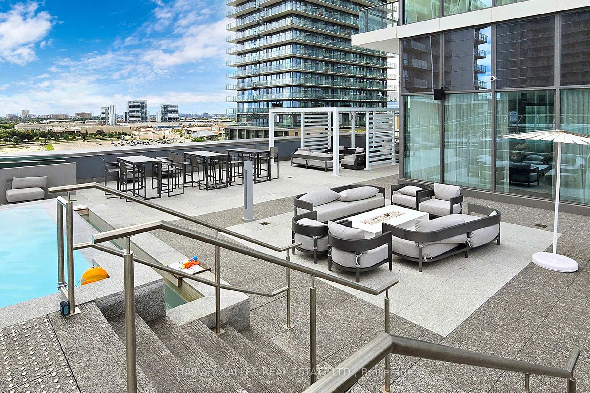 7890 Jane Street 2807