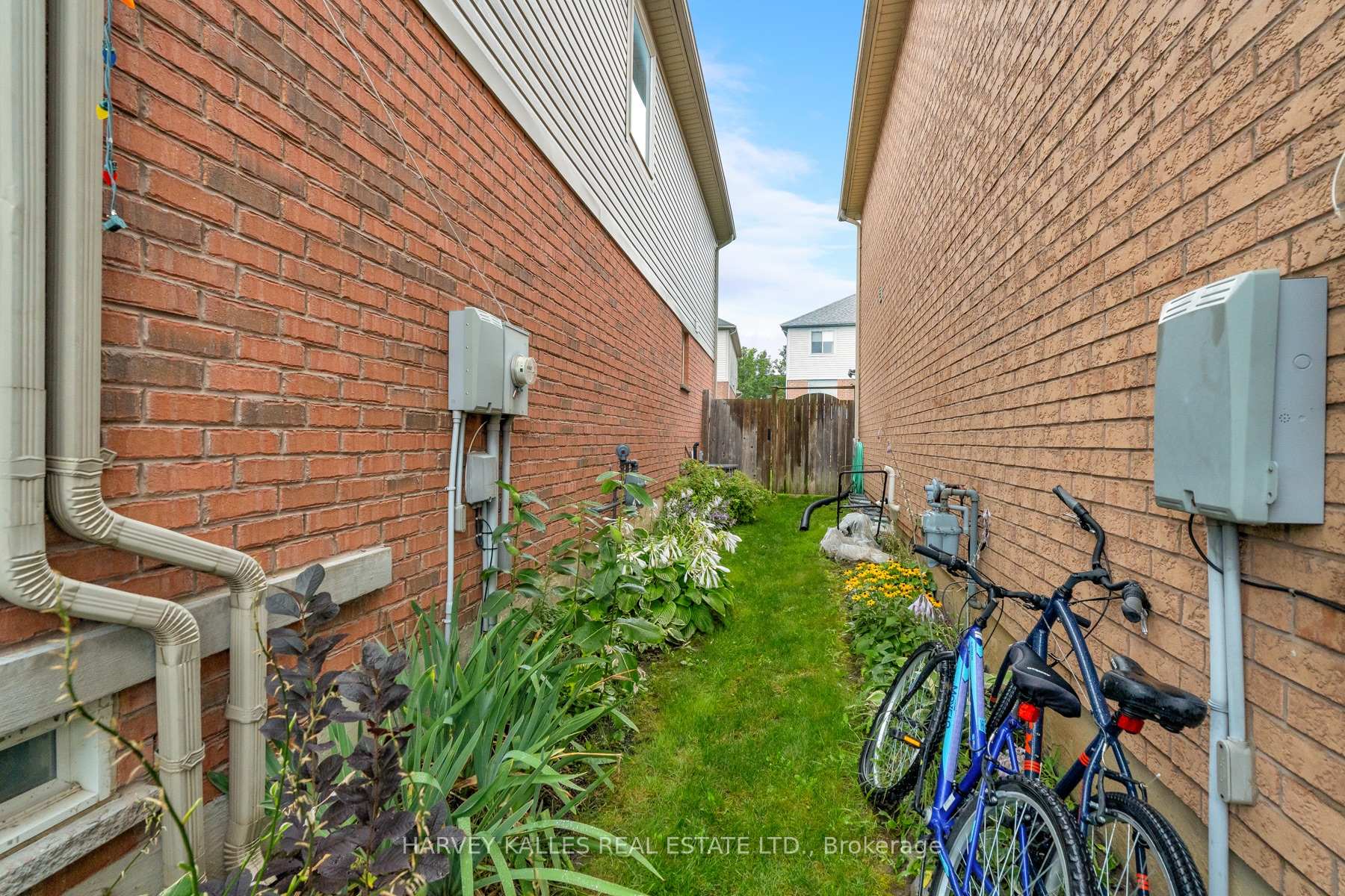 27 Hirst Avenue