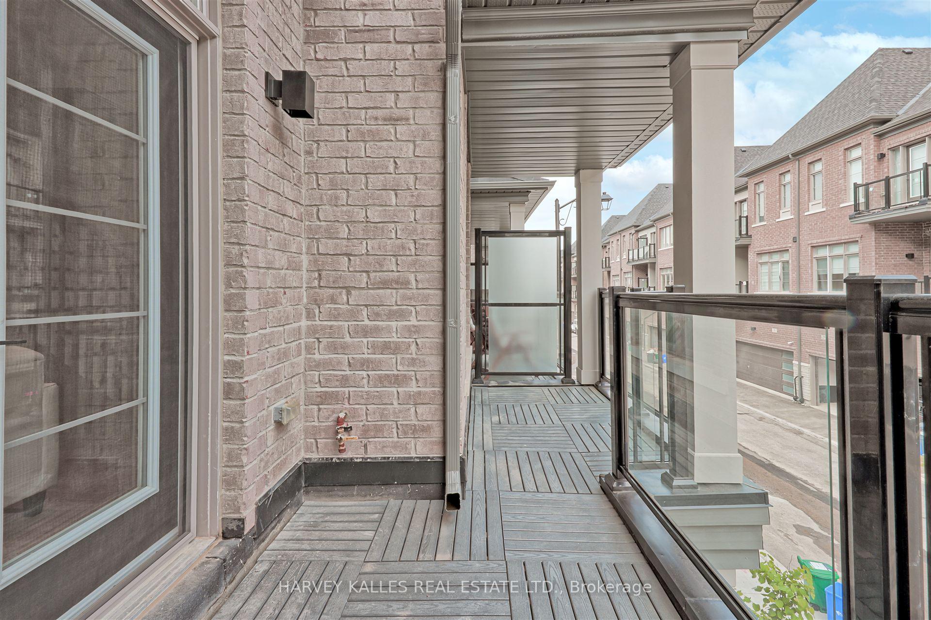 75 De La Roche Drive