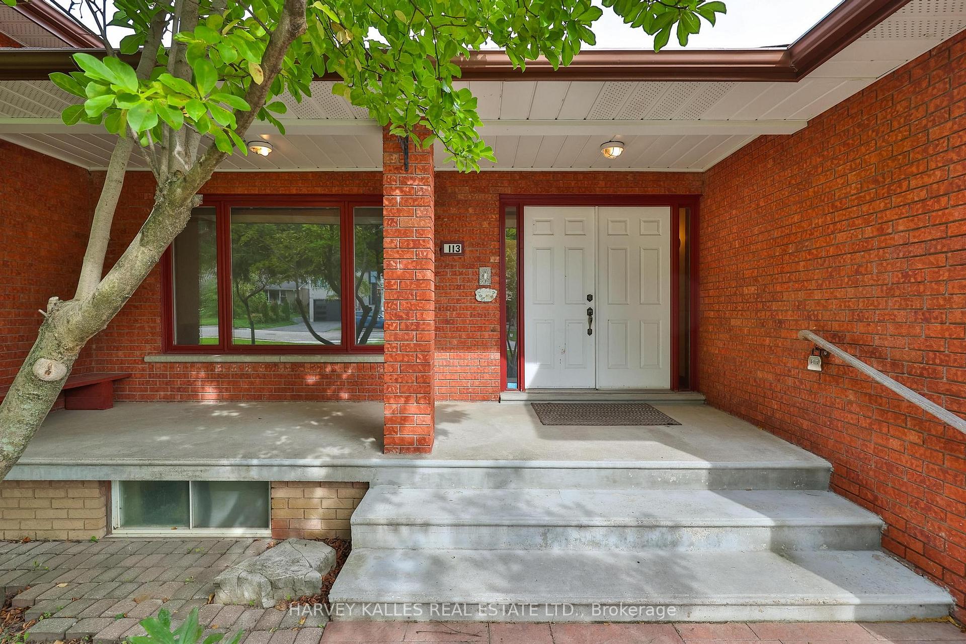 113 Bond Crescent