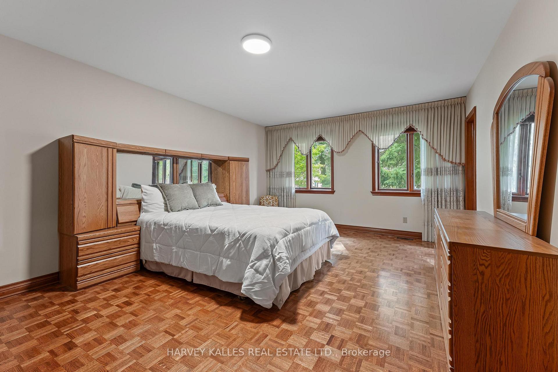 113 Bond Crescent