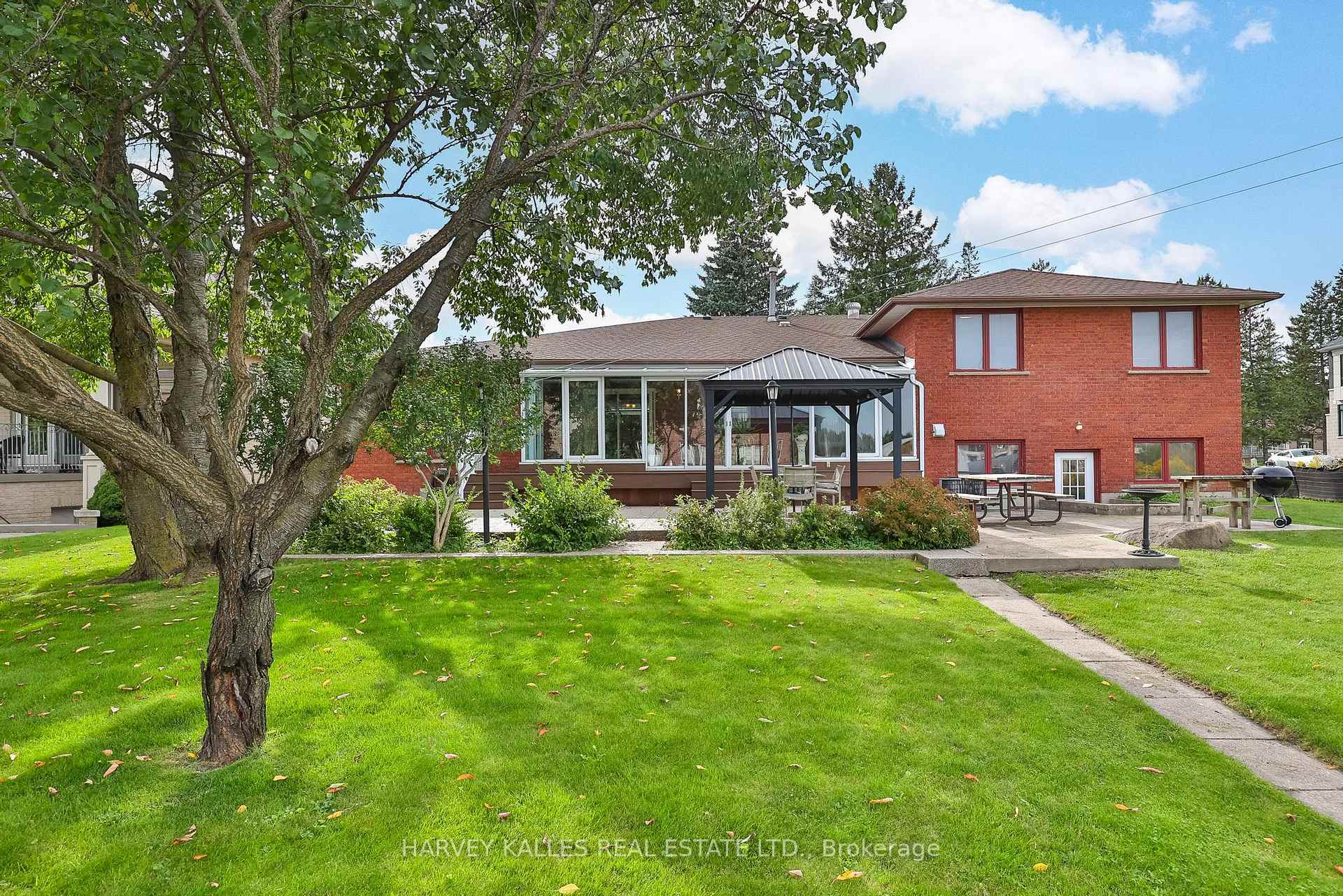 113 Bond Crescent