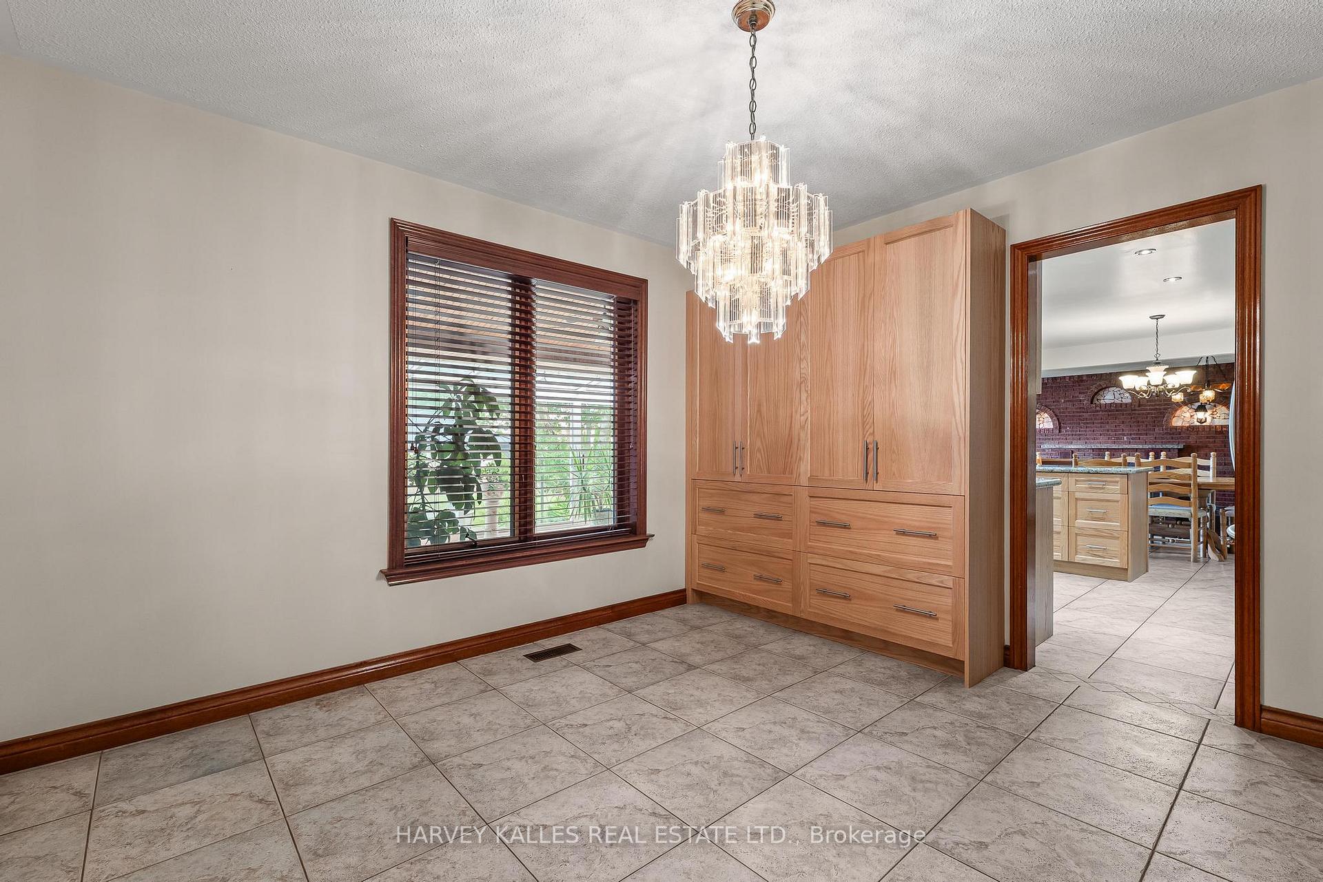 113 Bond Crescent