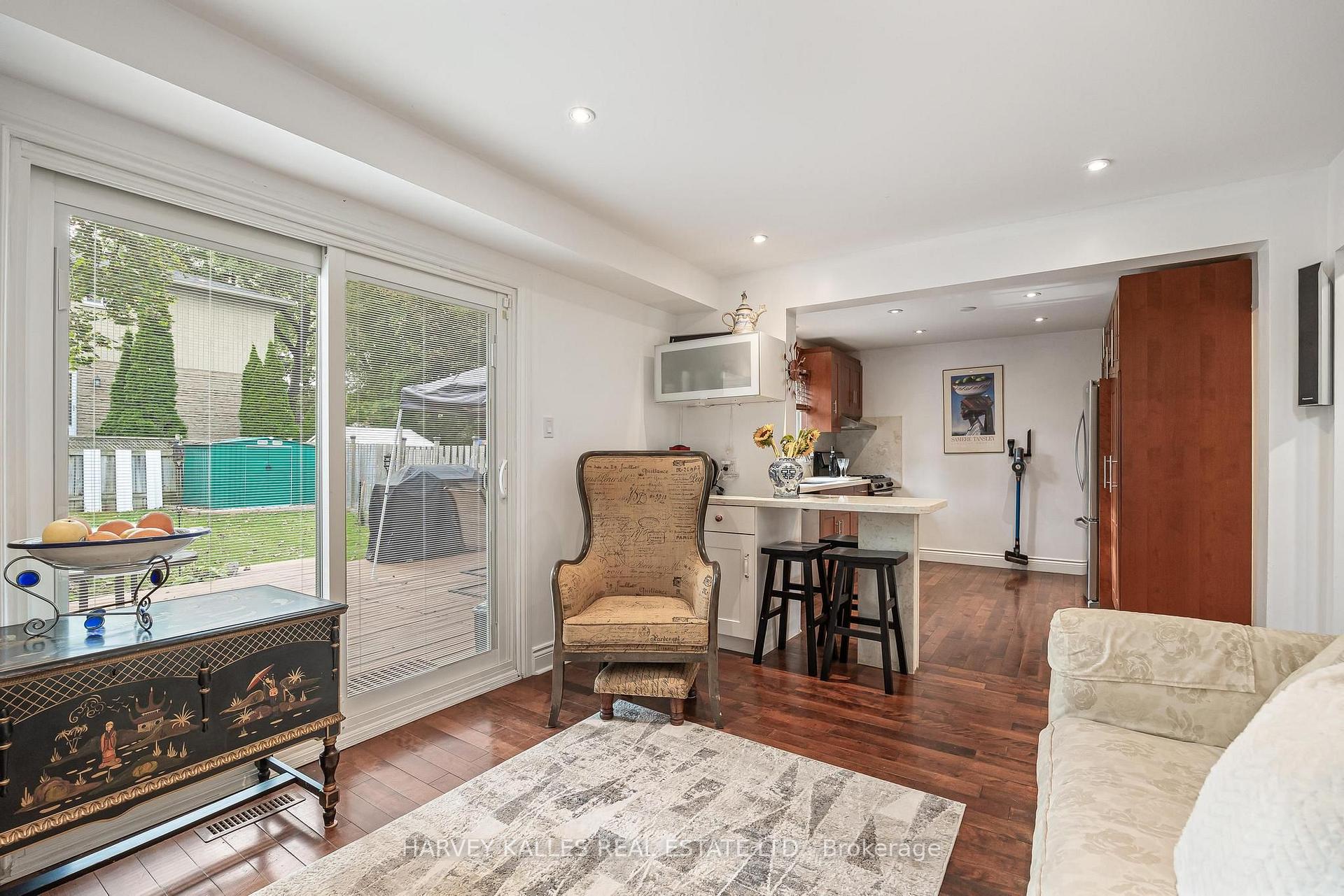 221 Snowshoe Crescent