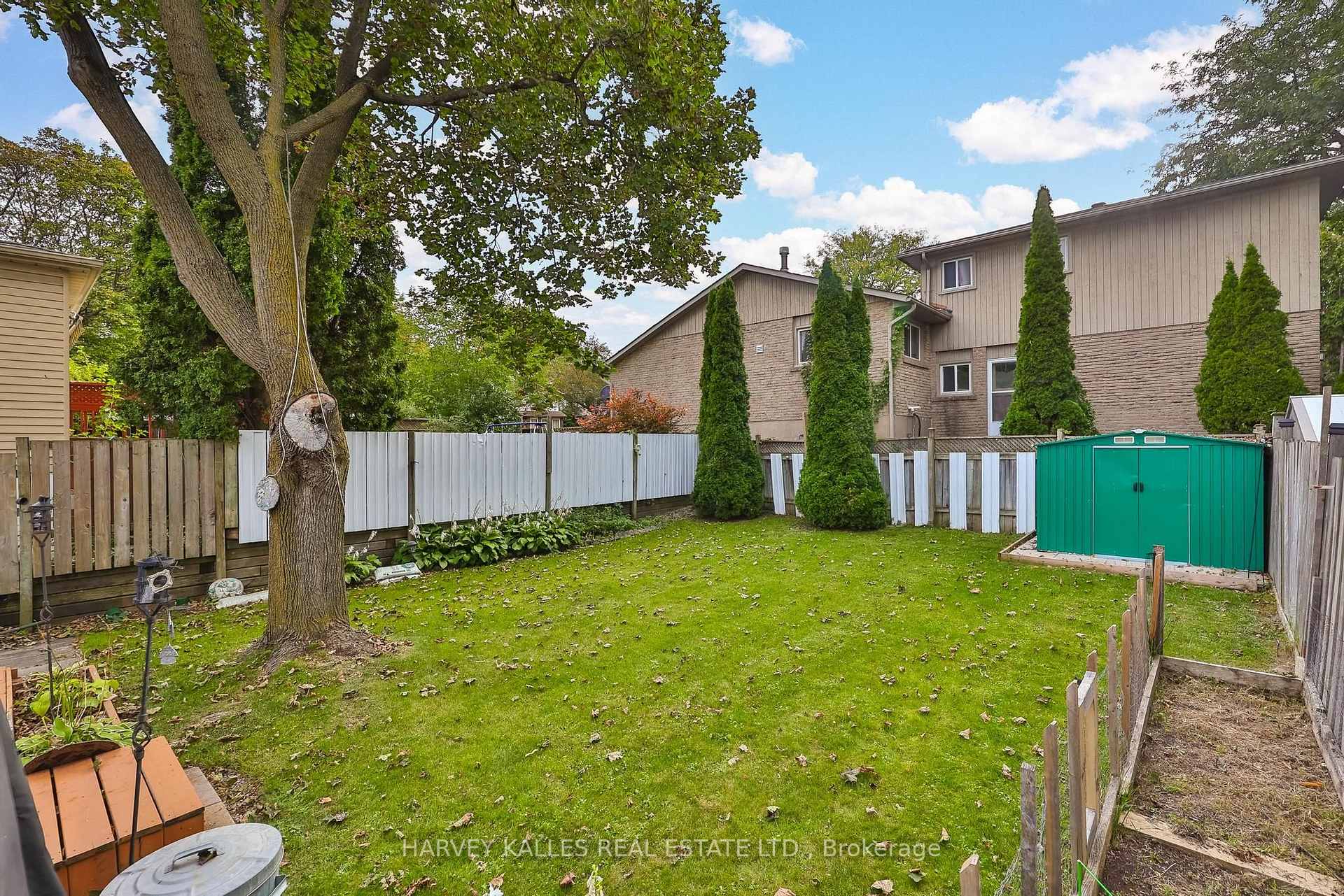 221 Snowshoe Crescent